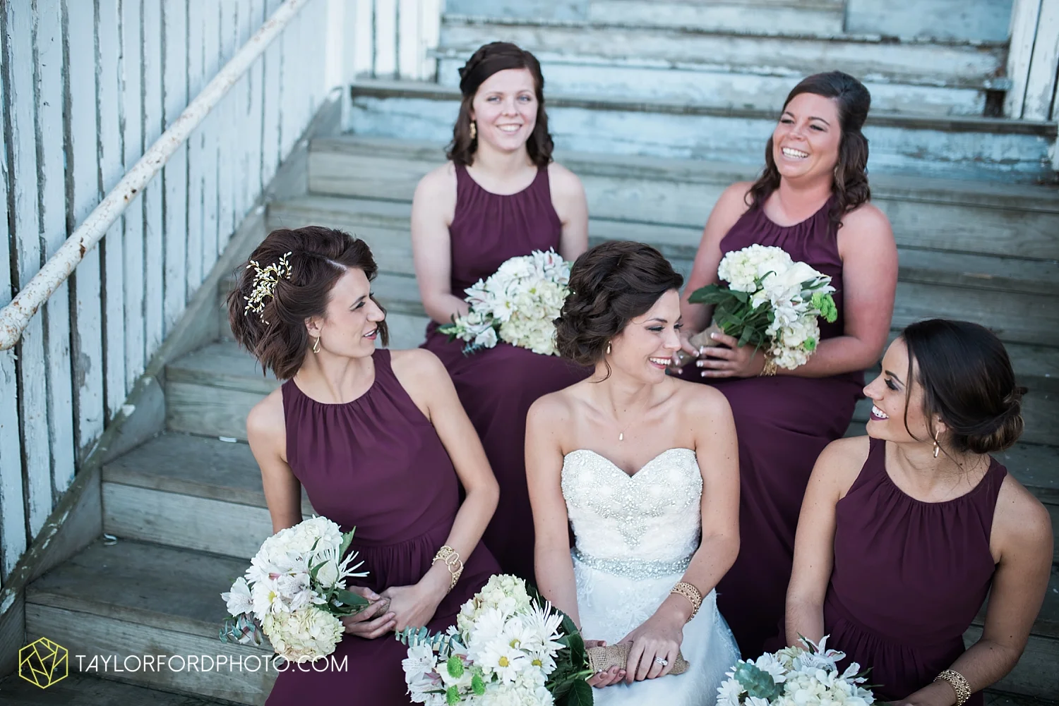 van_wert_ohio_dairy_barn_fairgrounds_fort_wayne_indiana_wedding_photographer_taylor_ford_3261.jpg