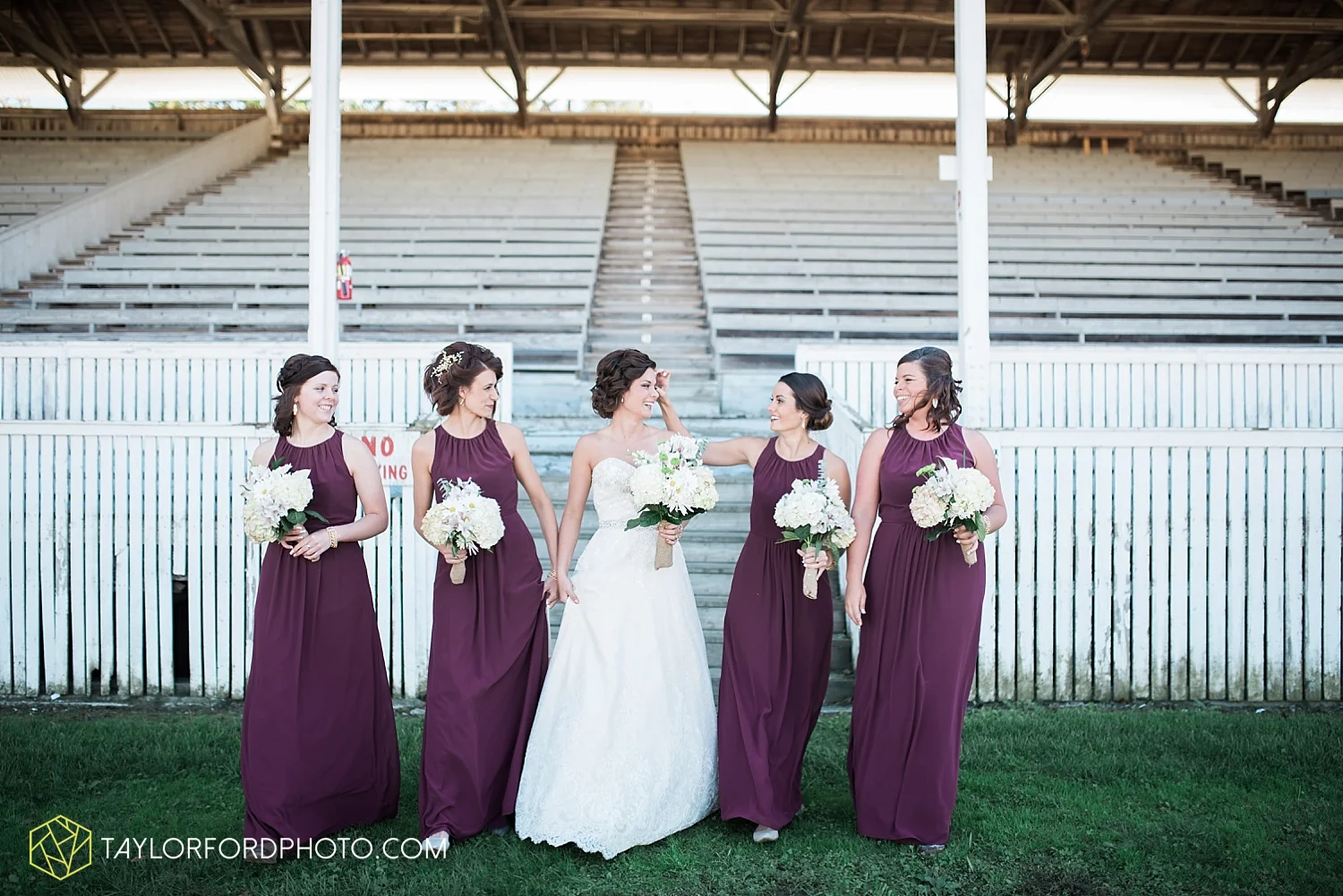 van_wert_ohio_dairy_barn_fairgrounds_fort_wayne_indiana_wedding_photographer_taylor_ford_3264.jpg