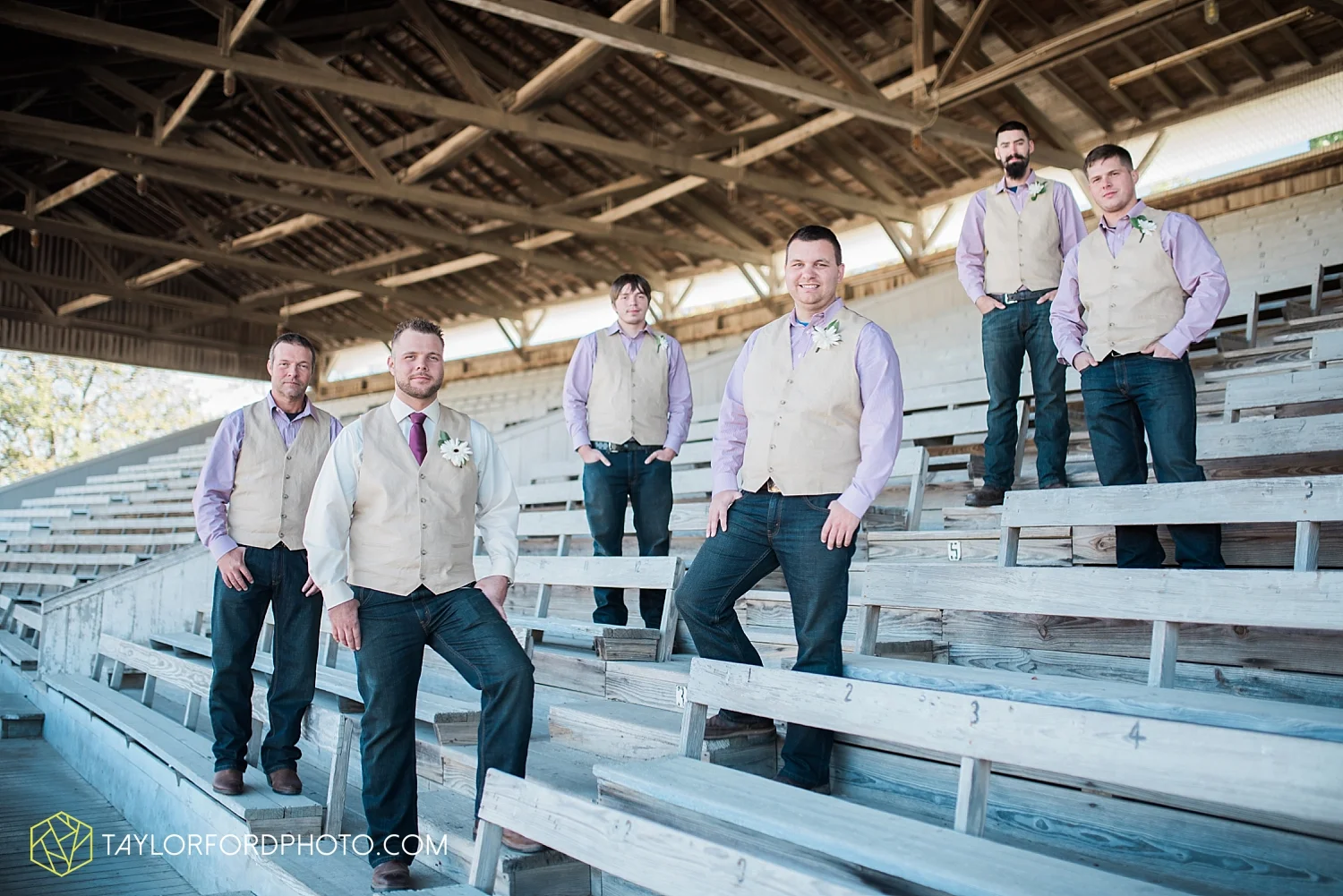 van_wert_ohio_dairy_barn_fairgrounds_fort_wayne_indiana_wedding_photographer_taylor_ford_3266.jpg