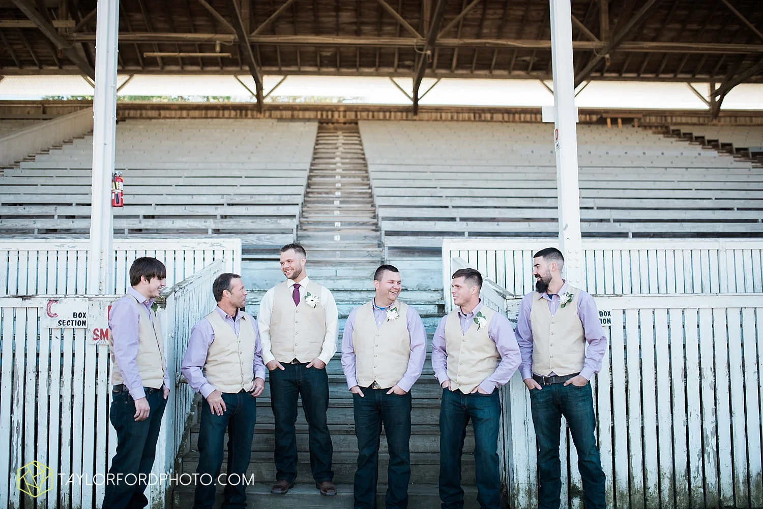van_wert_ohio_dairy_barn_fairgrounds_fort_wayne_indiana_wedding_photographer_taylor_ford_3267.jpg
