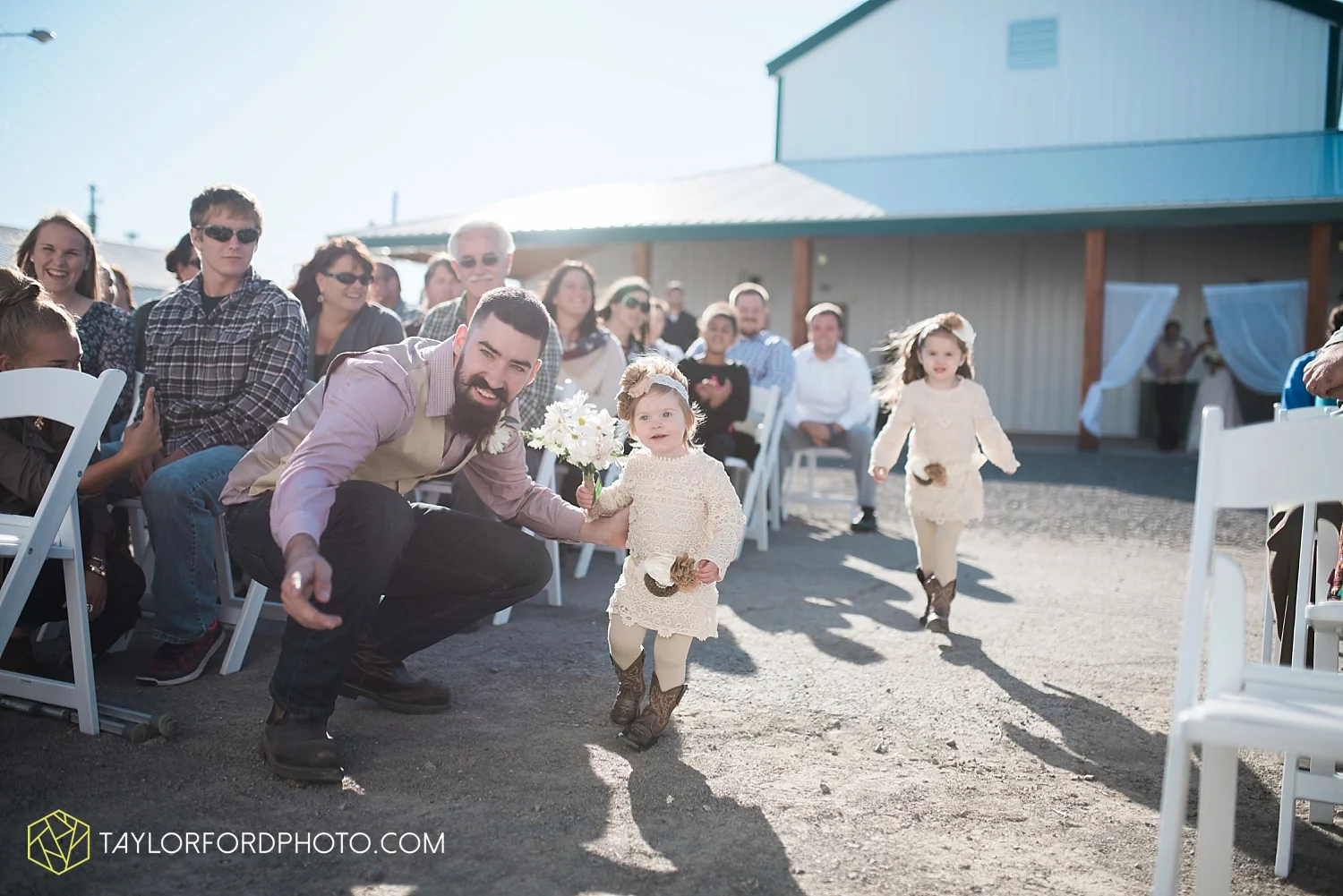 van_wert_ohio_dairy_barn_fairgrounds_fort_wayne_indiana_wedding_photographer_taylor_ford_3320.jpg