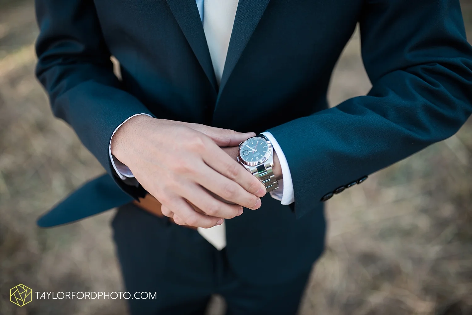 fort_wayne_indiana_wedding_photographer_van_wert_ohio_kevin_and_jayde_dupont_downs_taylor_ford_3682.jpg