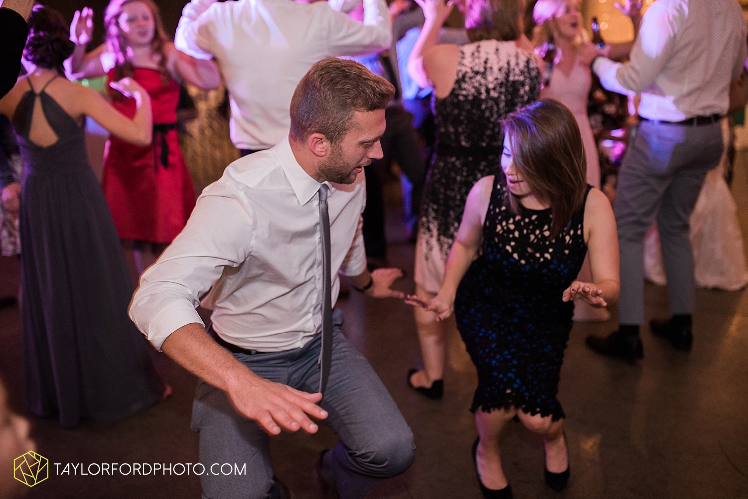 fort_wayne_indiana_wedding_photographer_van_wert_ohio_kevin_and_jayde_dupont_downs_taylor_ford_3716.jpg