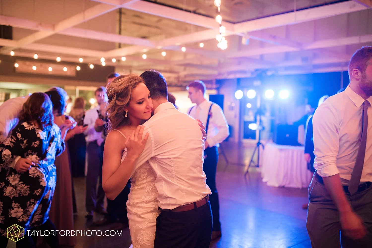 fort_wayne_indiana_wedding_photographer_van_wert_ohio_kevin_and_jayde_dupont_downs_taylor_ford_3720.jpg