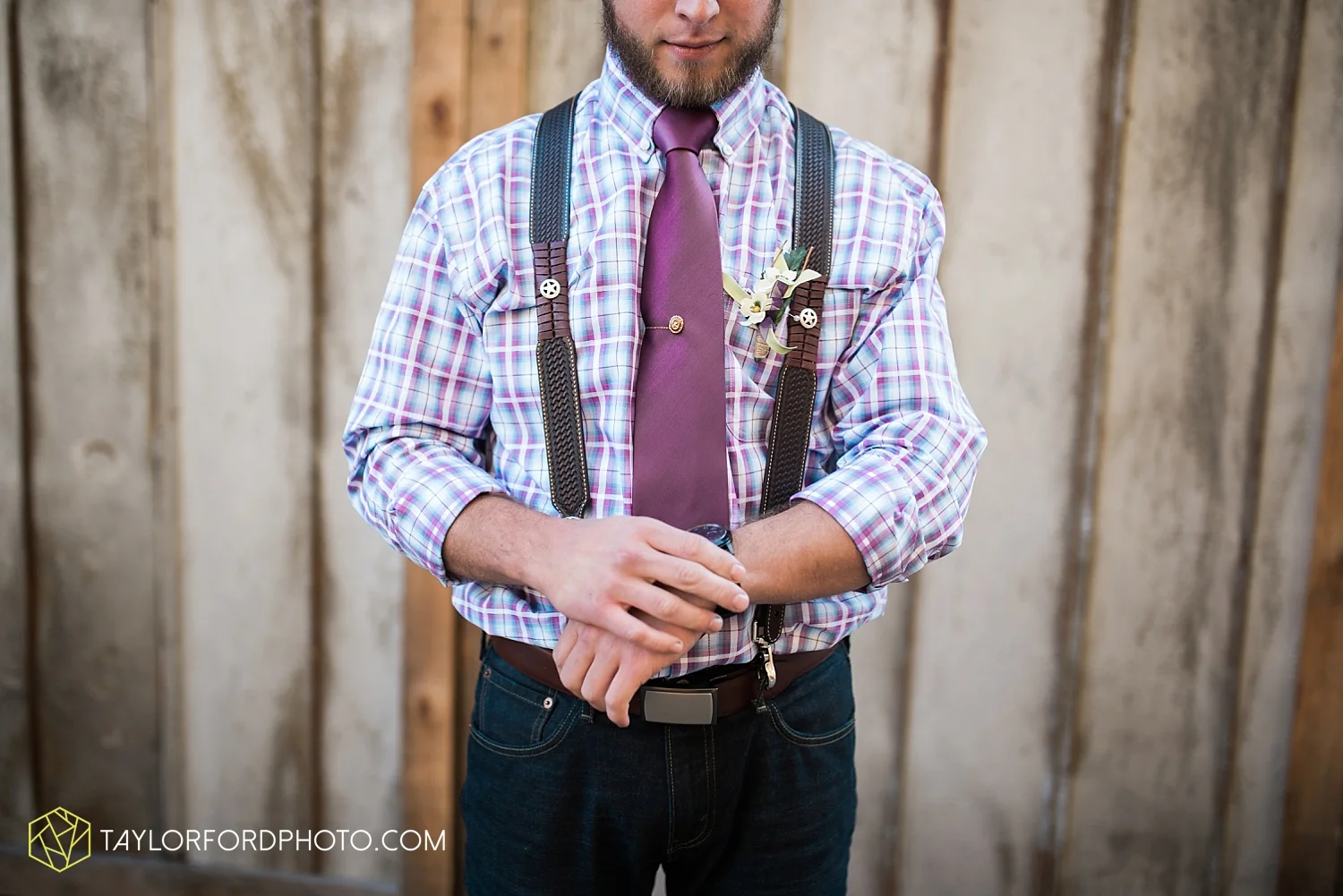 gatlinburg_tennessee_photographer_taylor_ford_weddings_enchanted_valley_barn_3850.jpg