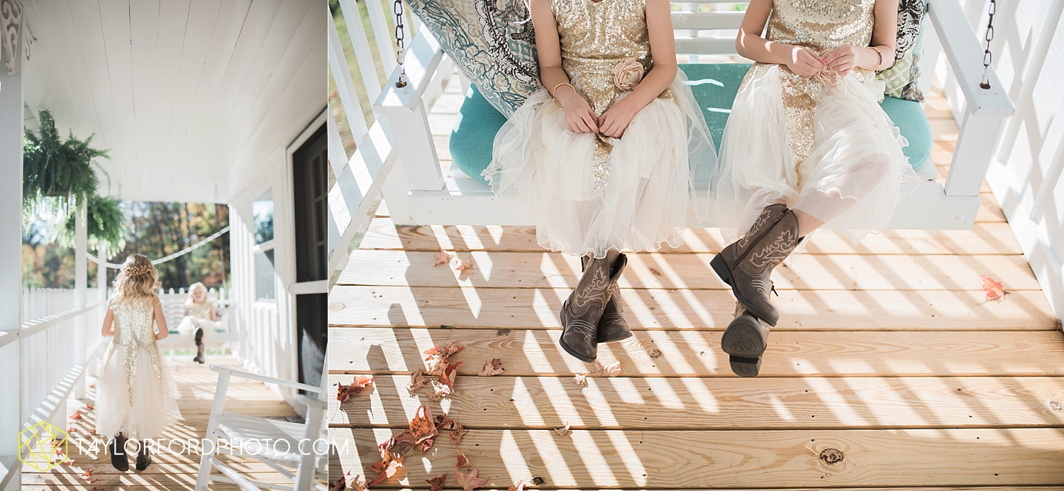 gatlinburg_tennessee_photographer_taylor_ford_weddings_enchanted_valley_barn_3854.jpg