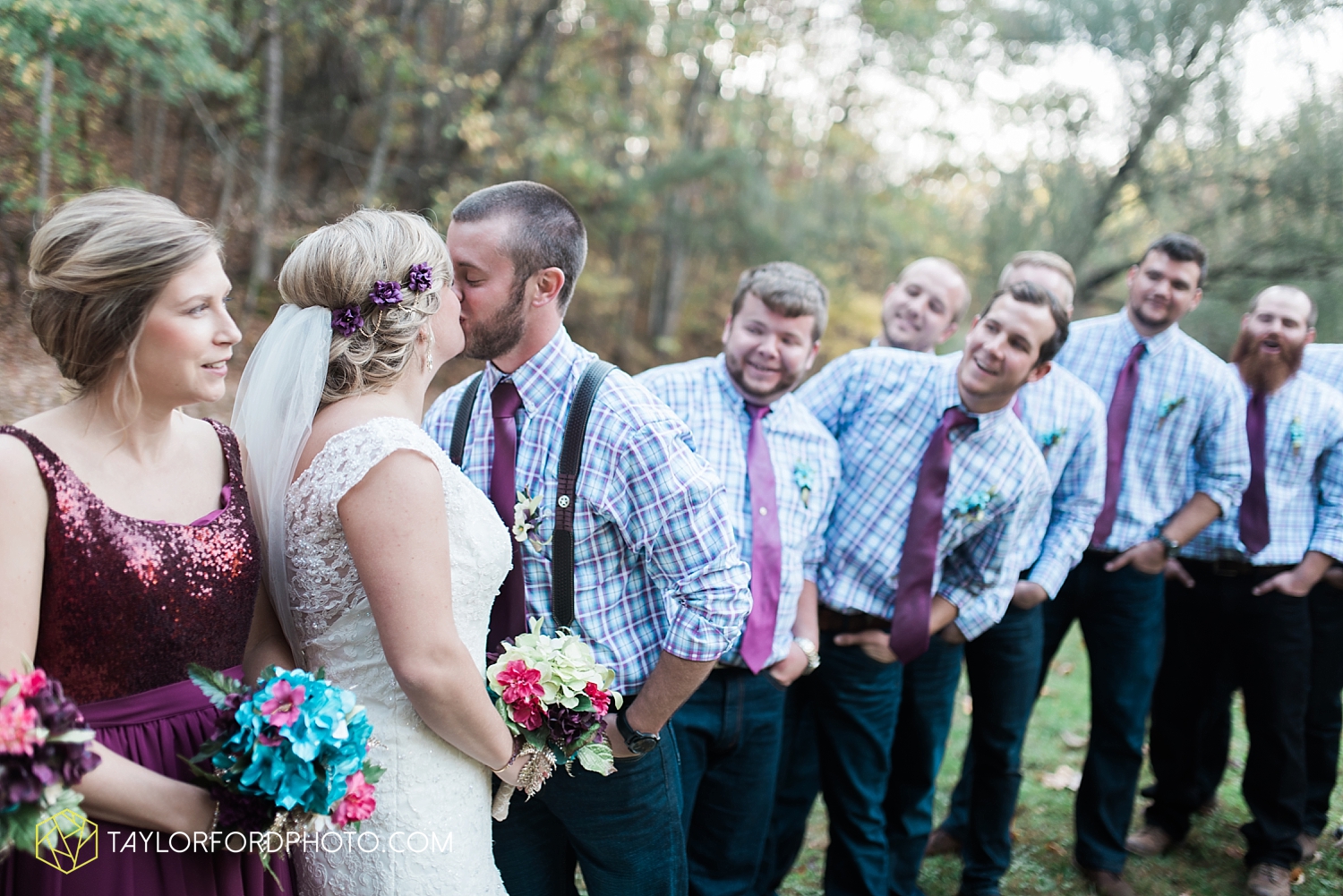gatlinburg_tennessee_photographer_taylor_ford_weddings_enchanted_valley_barn_3868.jpg