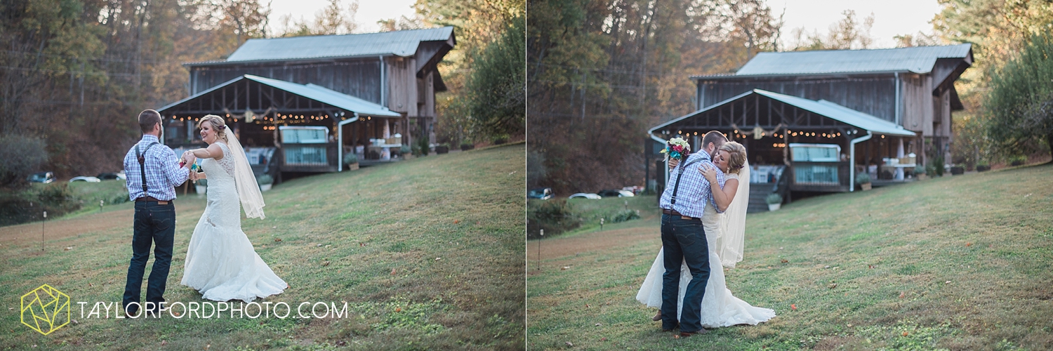 gatlinburg_tennessee_photographer_taylor_ford_weddings_enchanted_valley_barn_3867.jpg