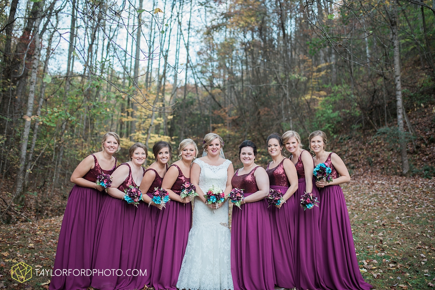 gatlinburg_tennessee_photographer_taylor_ford_weddings_enchanted_valley_barn_3871.jpg
