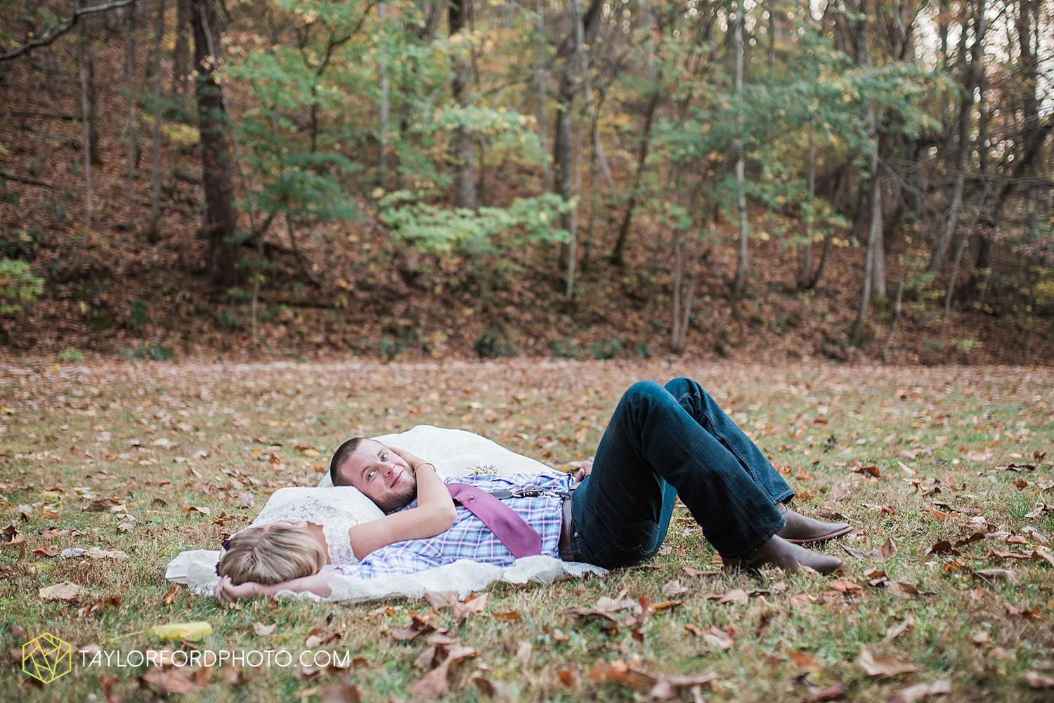 gatlinburg_tennessee_photographer_taylor_ford_weddings_enchanted_valley_barn_3889.jpg