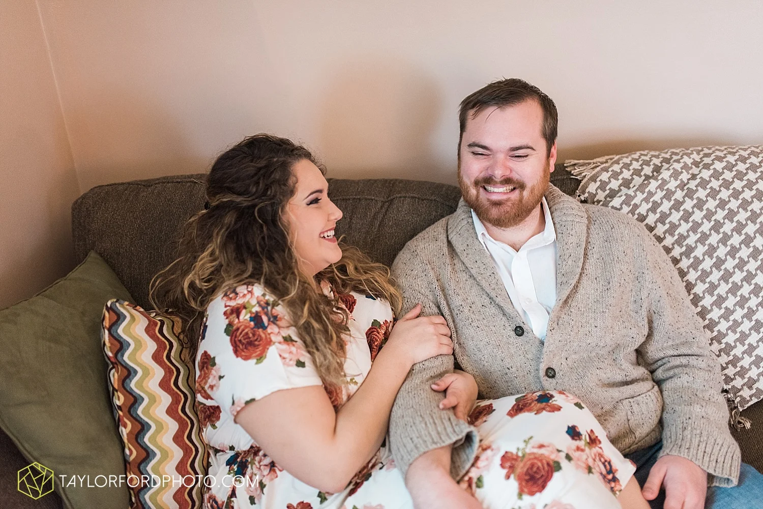 van_wert_ohio_couples_photographer_first_christmas_quincy_and_weston_taylor_ford_0957.jpg