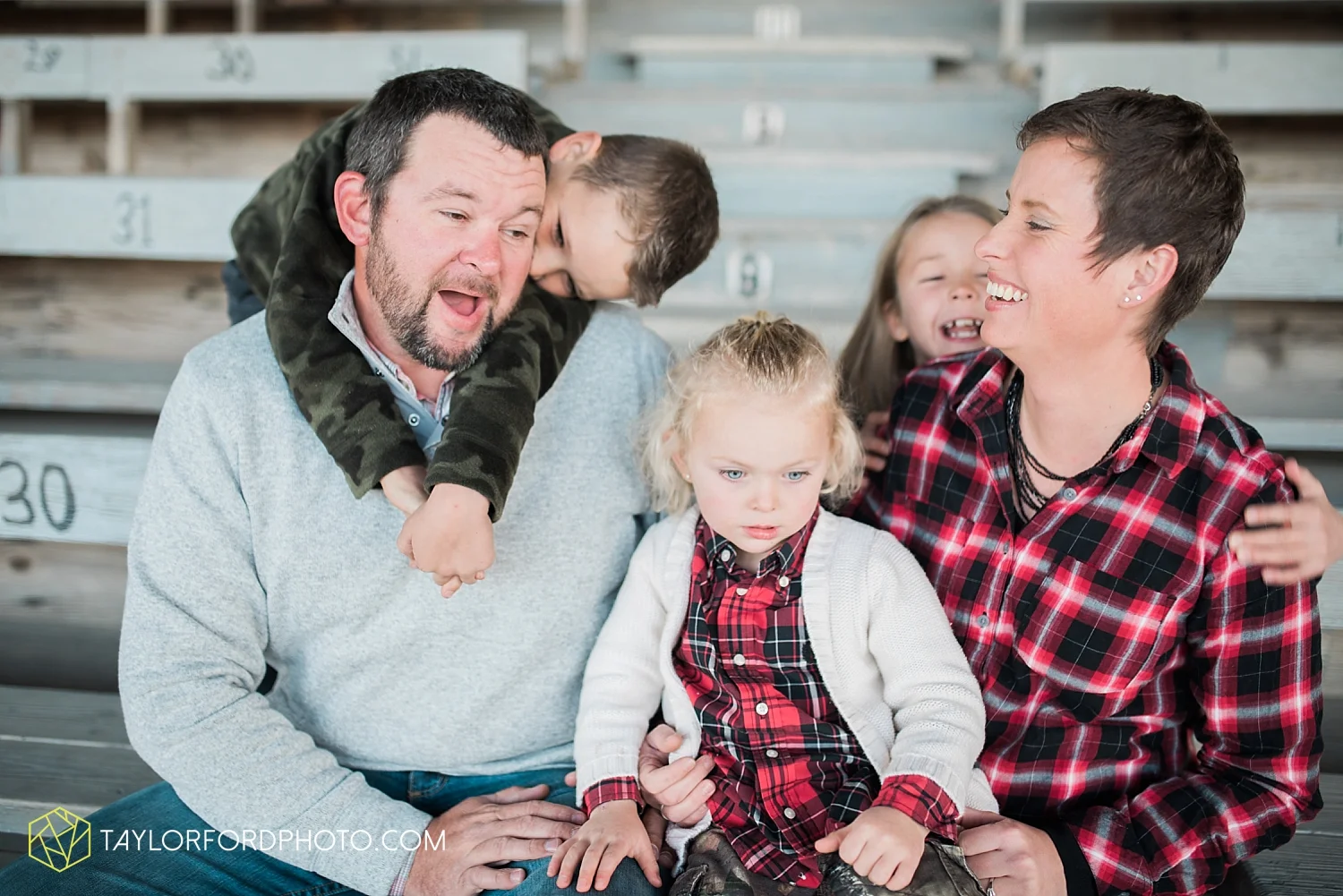van_wert_ohio_photographer_the_baxter_family_county_fairgrounds_taylor_ford_4014.jpg