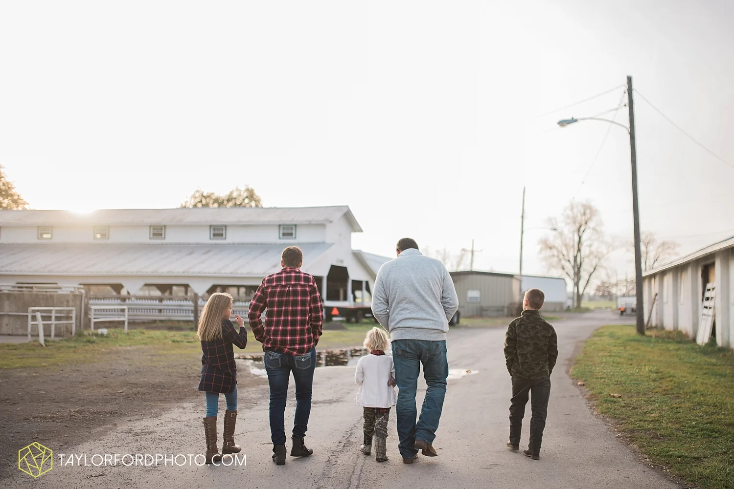 van_wert_ohio_photographer_the_baxter_family_county_fairgrounds_taylor_ford_4030.jpg