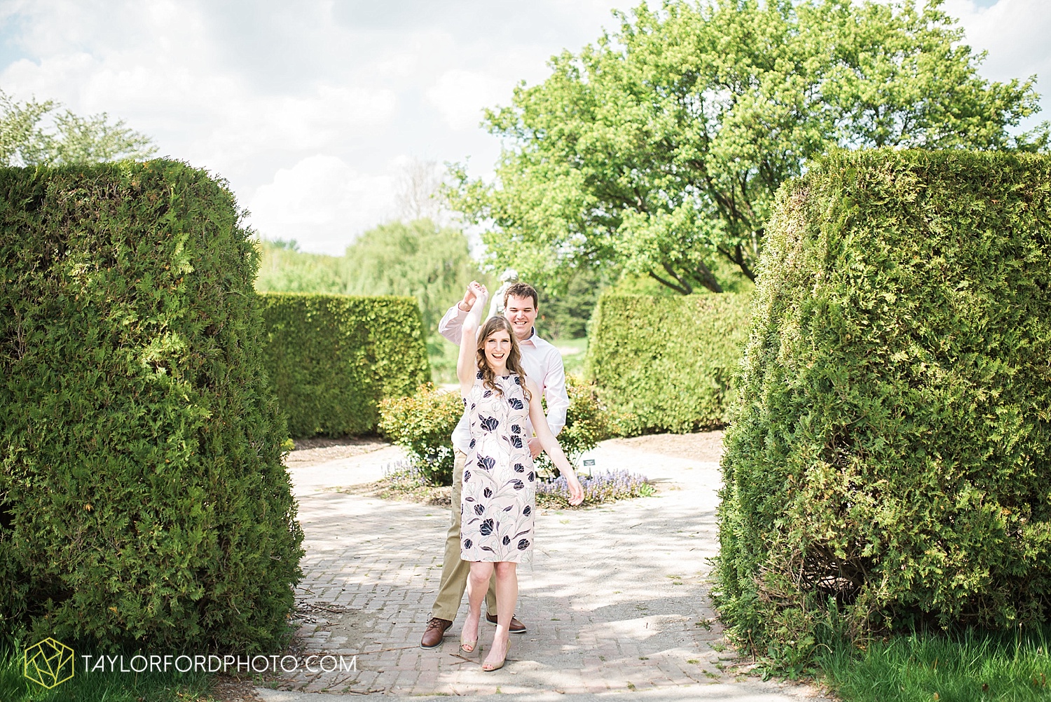 Jaclyn Chris Toledo Ohio Engagement Photographer Toledo