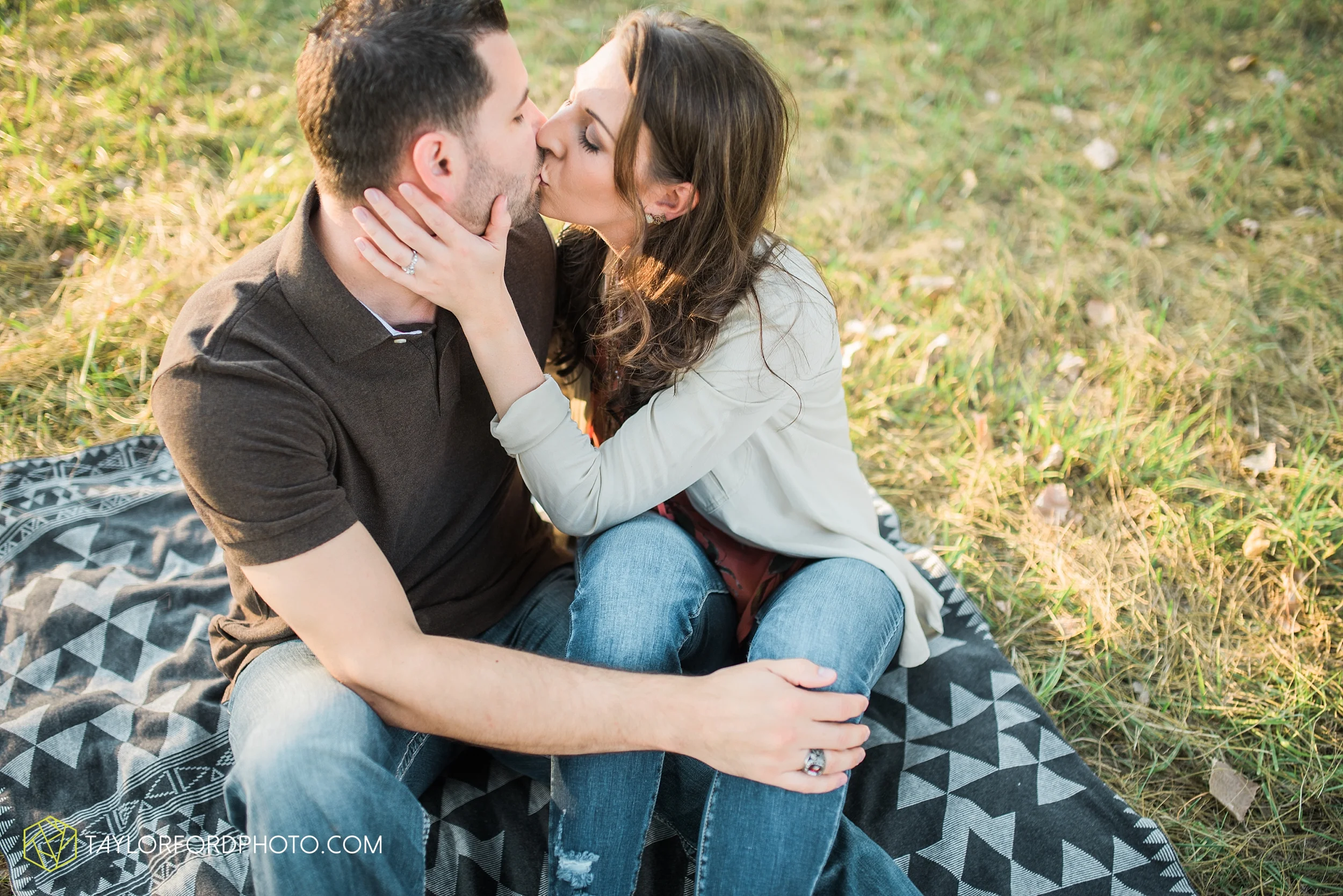 celina-coldwarter-ohio-engagement-wedding-photographer-Taylor-Ford-Photography-Ohio-Indiana_2293.jpg