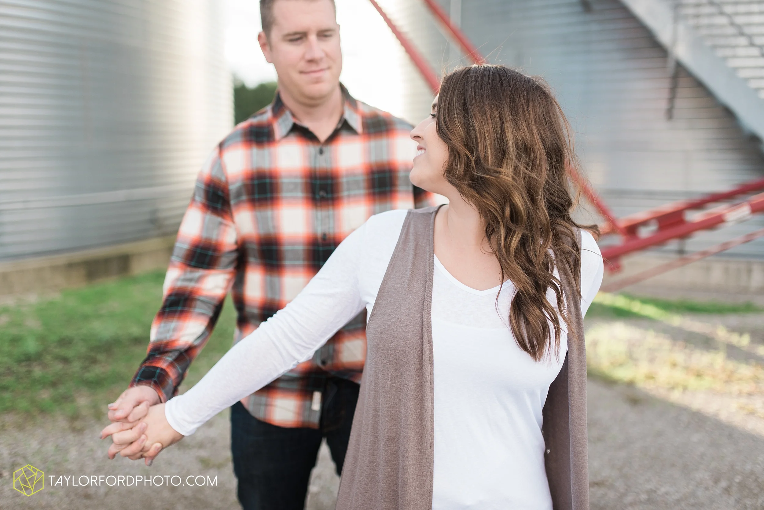 van-wert-ohio-engagement-wedding-photographer-Taylor-Ford-Photography_3608.jpg