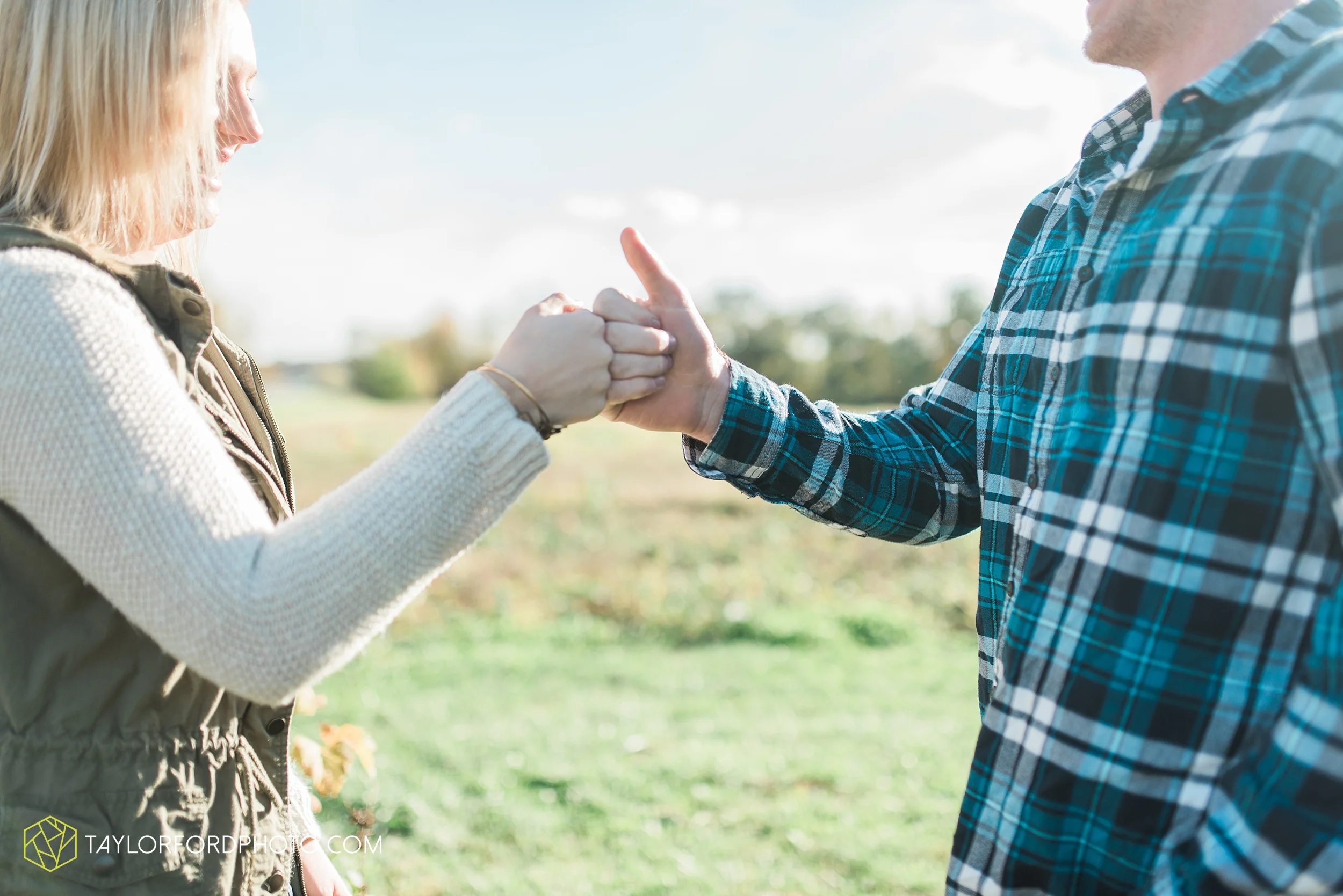 fort-wayne-leo-indiana-engagement-wedding-photographer-Taylor-Ford-Photography-fall-farm-nature-october-pumpkin-patch_4171.jpg