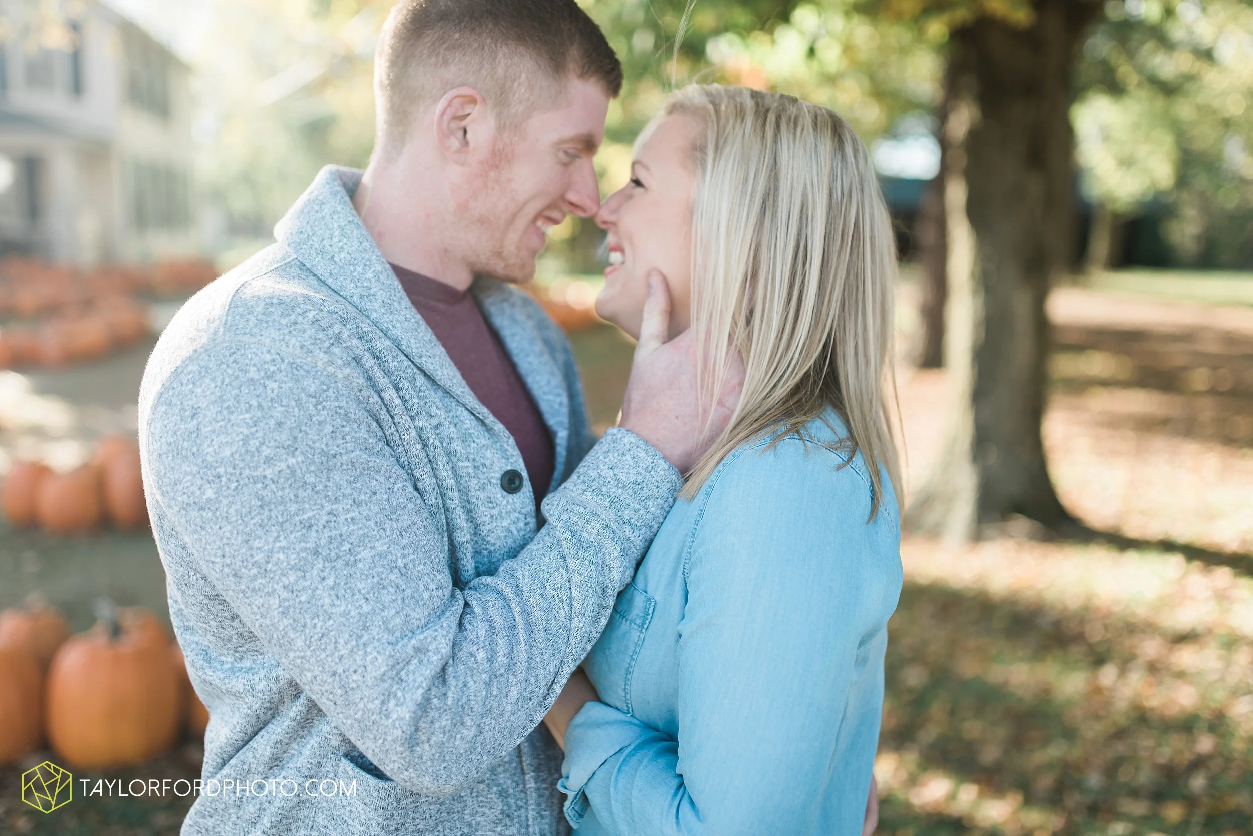 fort-wayne-leo-indiana-engagement-wedding-photographer-Taylor-Ford-Photography-fall-farm-nature-october-pumpkin-patch_4178.jpg