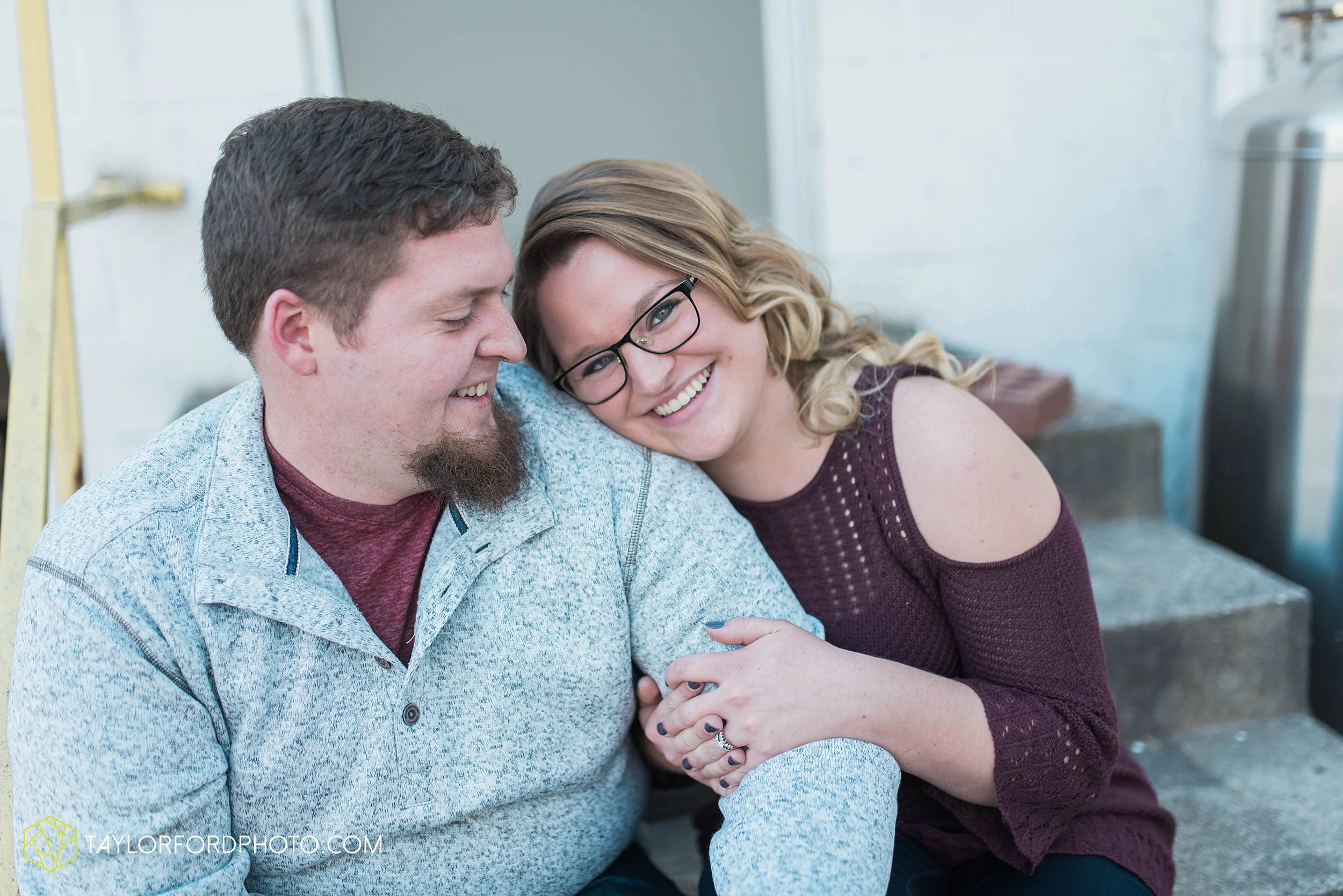 fort-wayne-new-haven-indiana-engagement-photographer-Taylor-Ford-Photography_5236.jpg