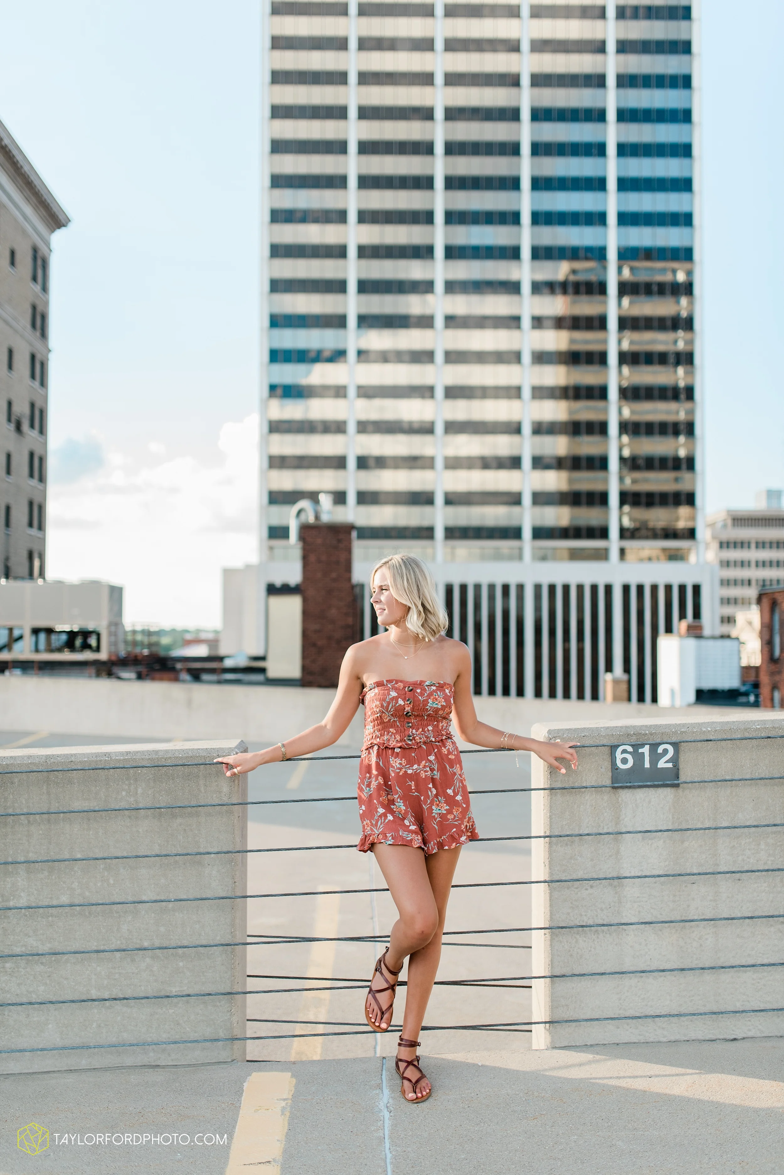 downtown-fort-wayne-indiana-senior-carroll-high-school-dance-team-photographer-Taylor-Ford-Photography_8742.jpg
