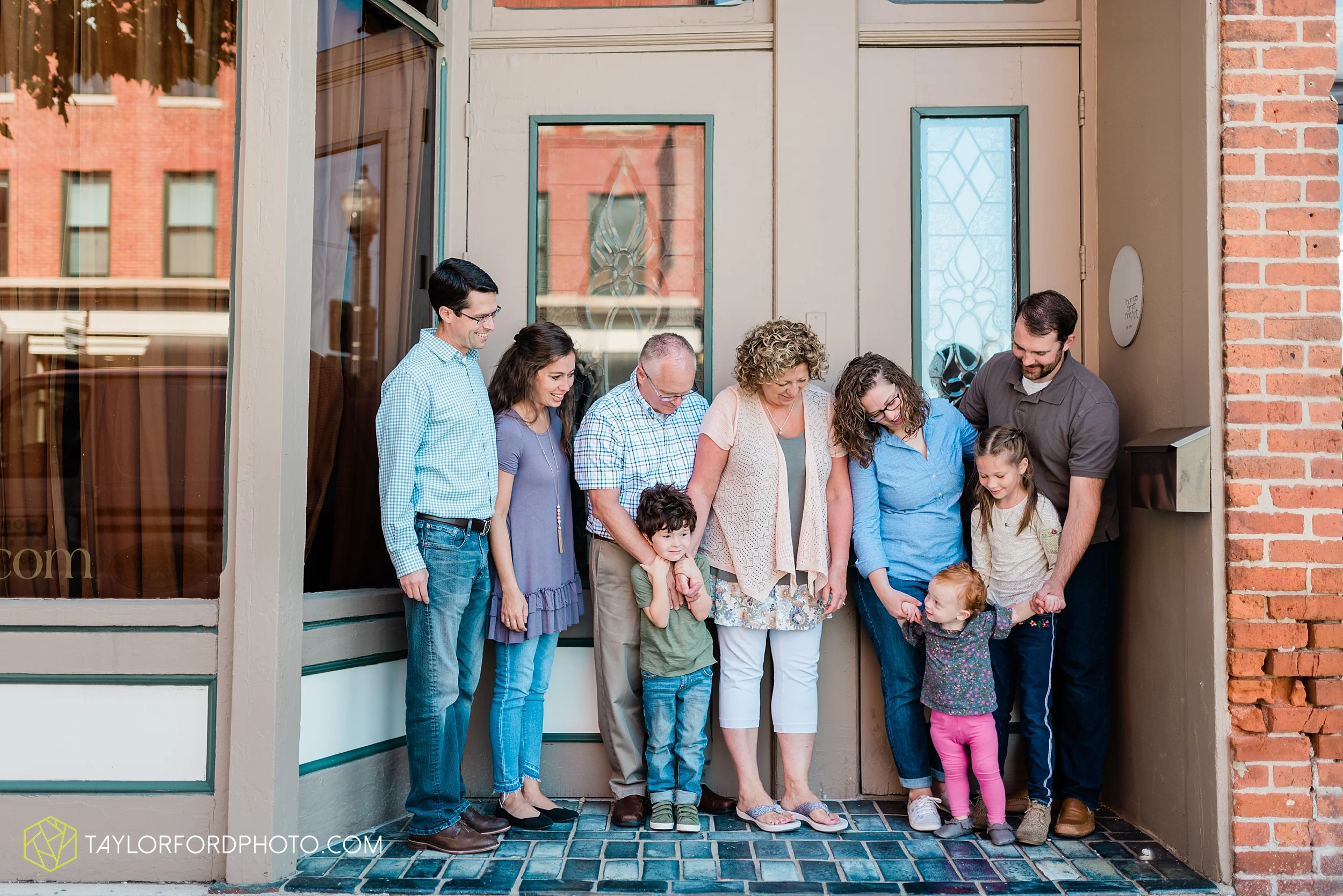 downtown-fort-wayne-indiana-family-photographer-taylor-ford-photographer_9202.jpg