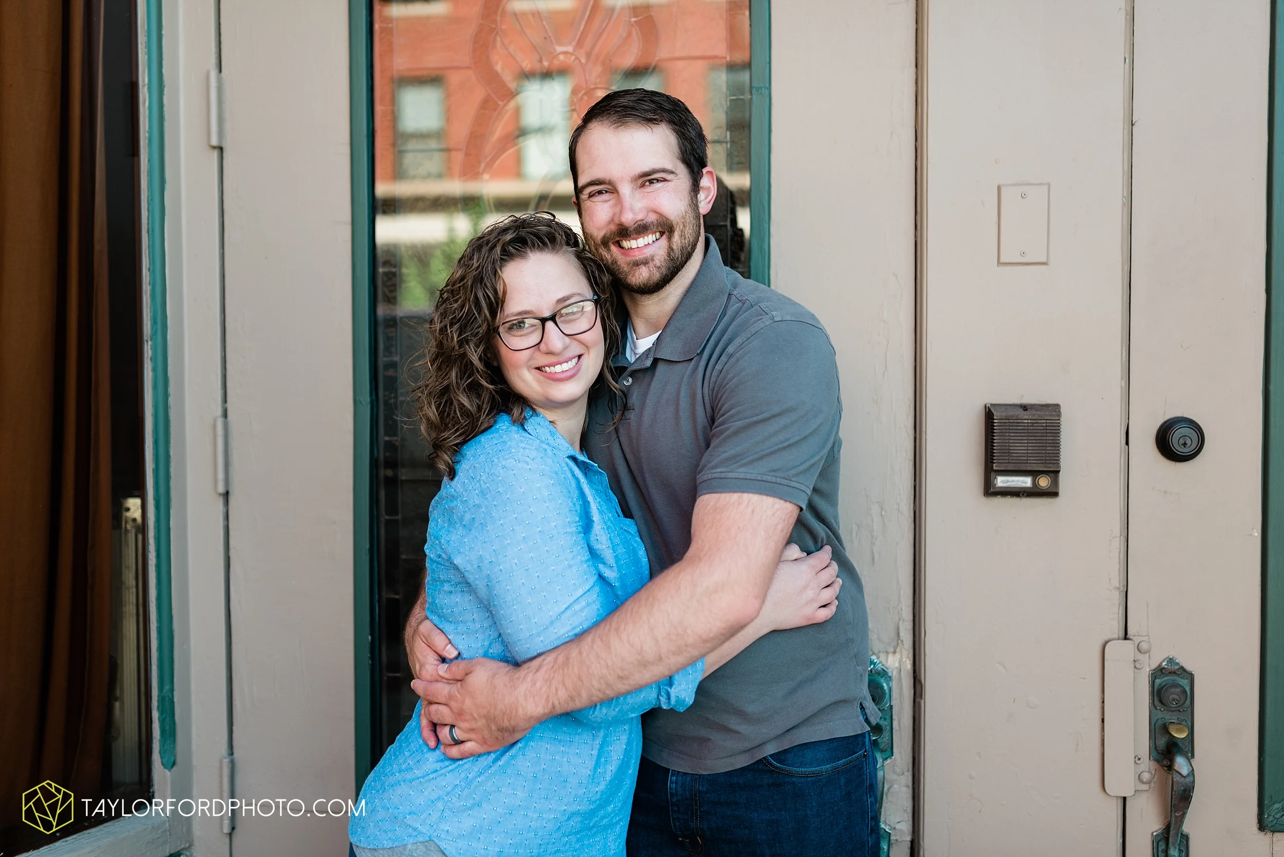 downtown-fort-wayne-indiana-family-photographer-taylor-ford-photographer_9211.jpg