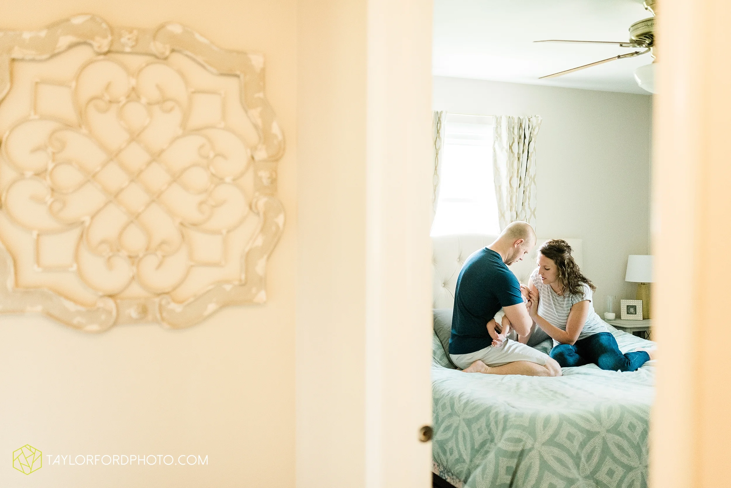 indoor-at-home-nursery-marshall-michigan-family-newborn-photographer-taylor-ford-photography_9965.jpg