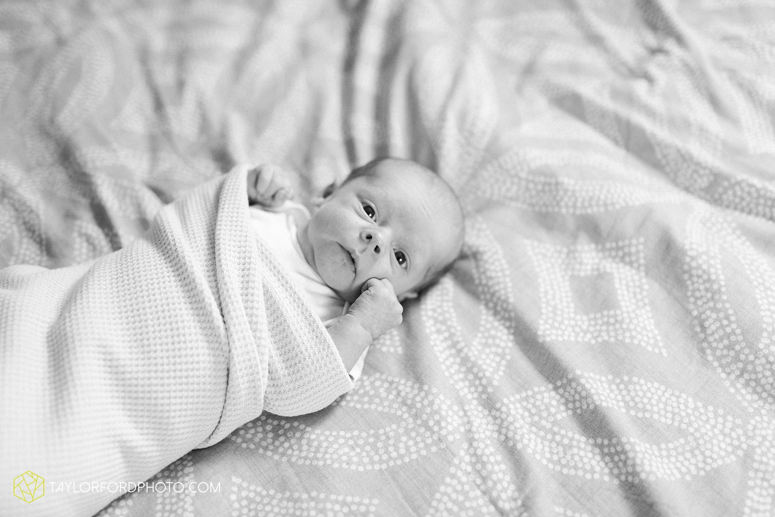 indoor-at-home-nursery-marshall-michigan-family-newborn-photographer-taylor-ford-photography_9968.jpg