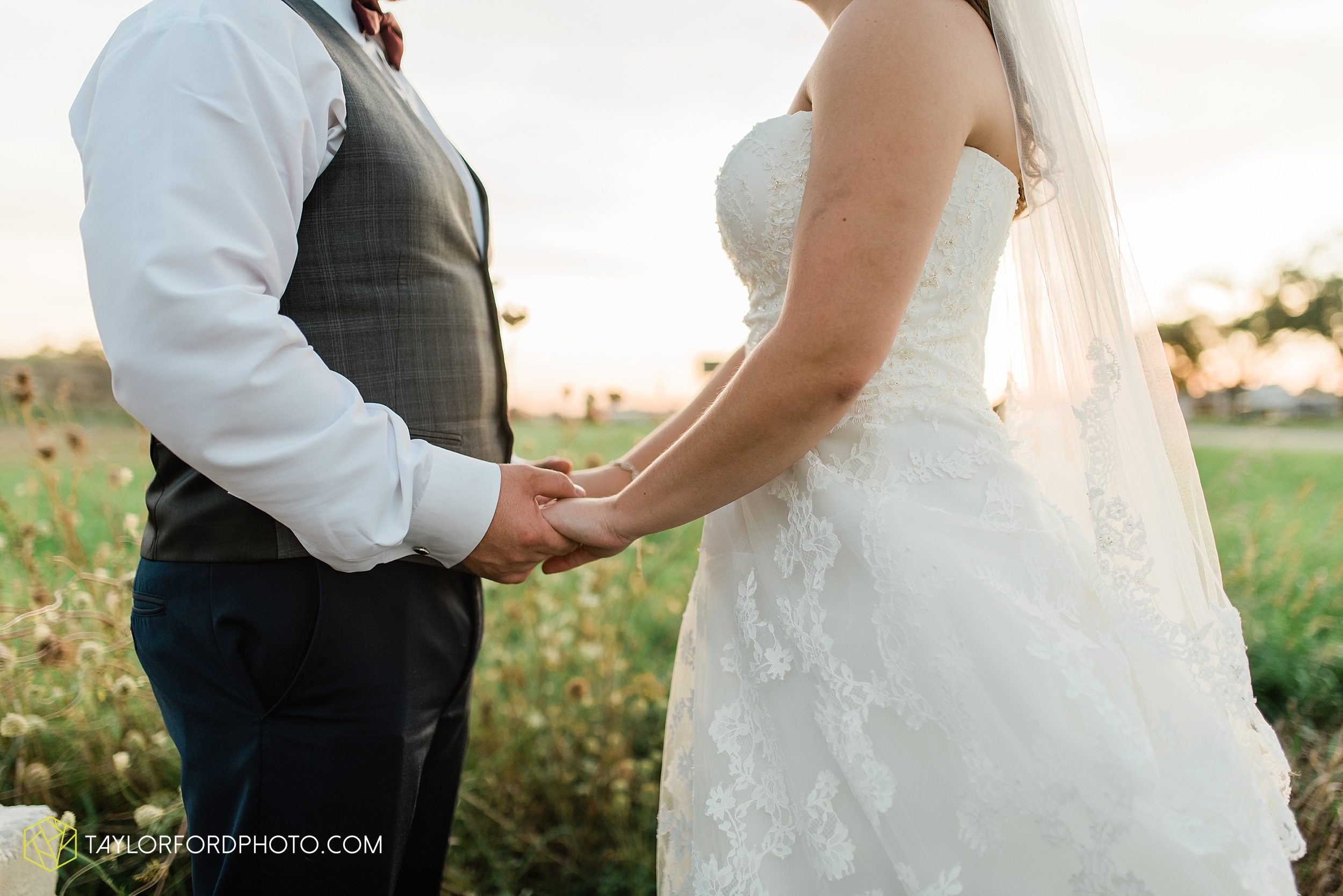 chelsey-zosh-jackson-young-first-united-methodist-church-senior-center-van-wert-ohio-wedding-photographer-taylor-ford-photography_0102.jpg