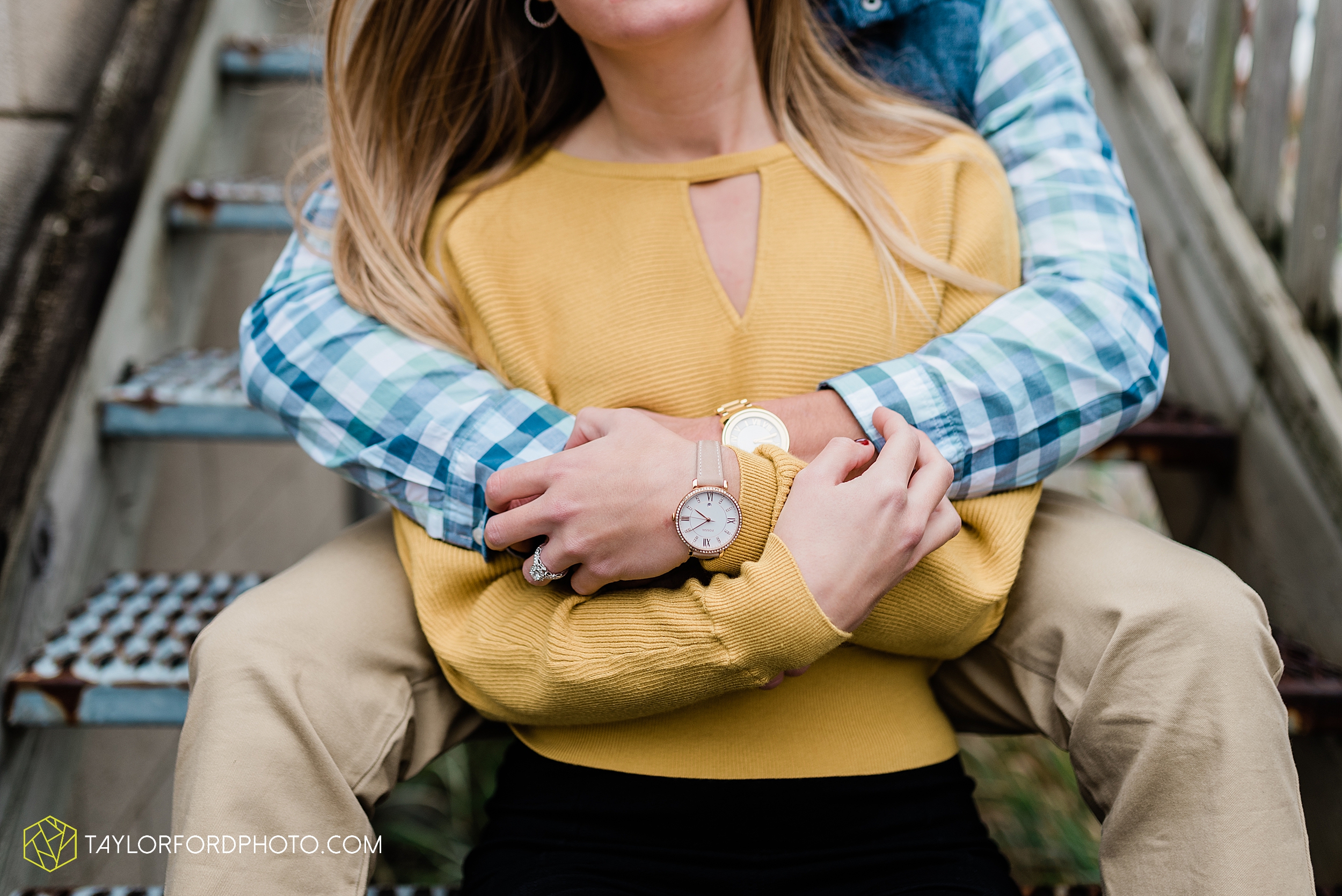 joce-chris-downtown-toledo-museum-of-art-engagement-fall-photographer-taylor-ford-photography_1487.jpg