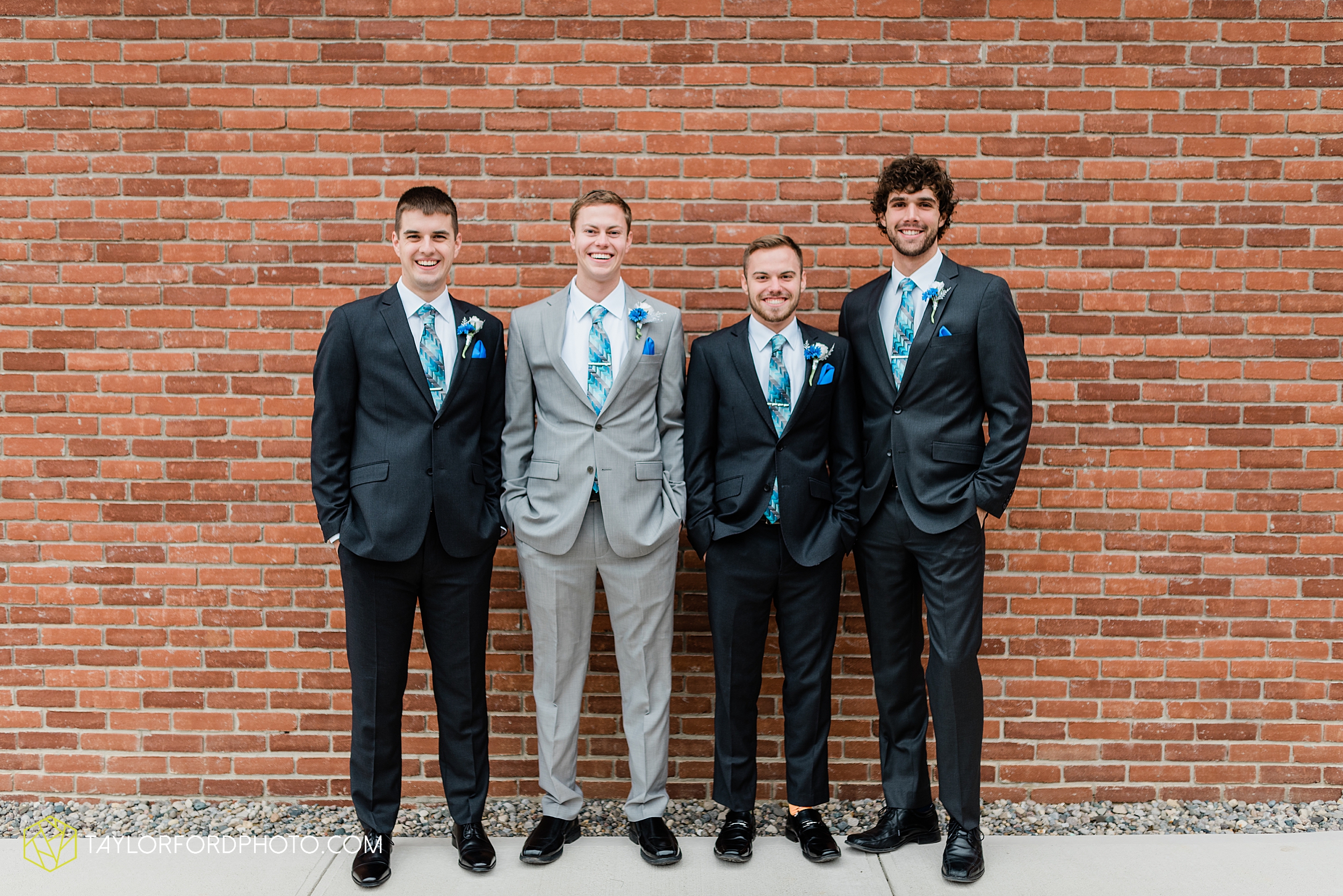 pleasant-view-church-christmas-celina-fraternal-order-of-eagles-reception-wedding-wren-willshire-van-wert-ohio-photography-taylor-ford-hirschy-photographer_2124.jpg