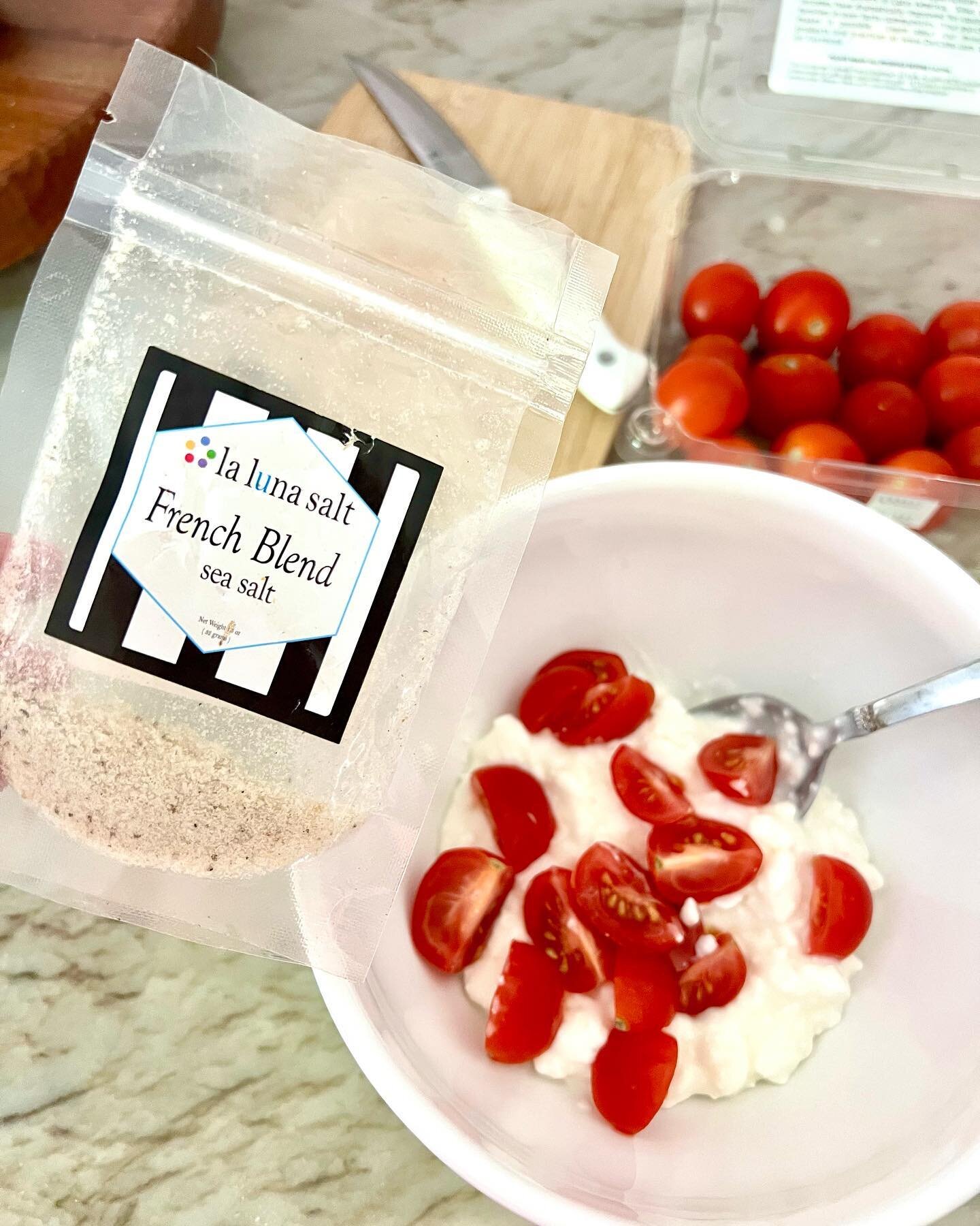 Easiest snack in the world!
&gt; 1 cup cottage cheese
&gt; Cherry tomatoes 
&gt; Sprinkle French Blend sea salt 

✏️This particular salt is a French grey salt and the fresh herbs that are infused - give it an &ldquo;herbs de Provence&rdquo; taste. 

