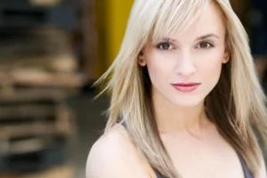 Stopping in on her way back to Broadway