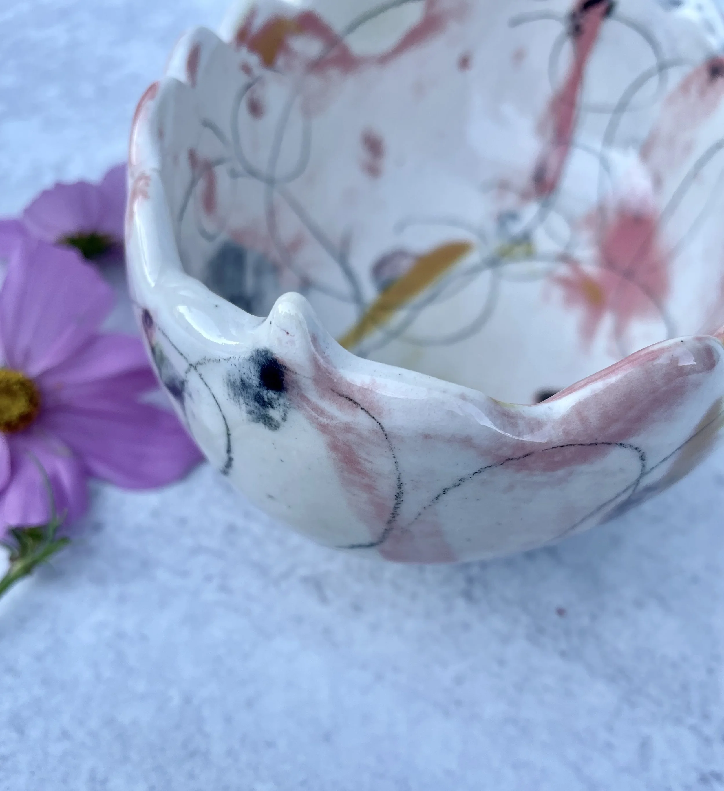 Scalloped & Points Serving Dish / Catch All in Confetti