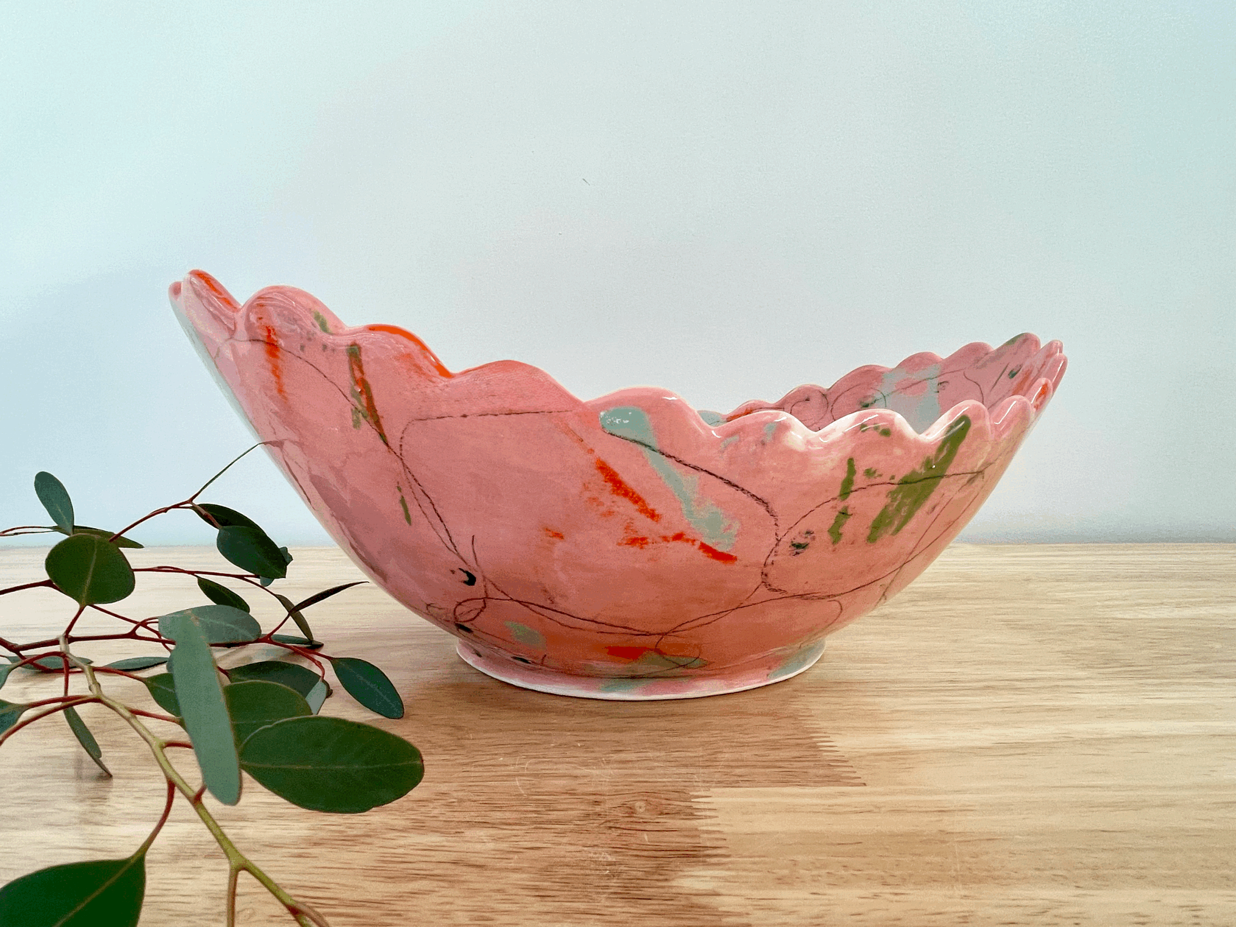 Lilly - Scalloped Fruit Bowl in Pink