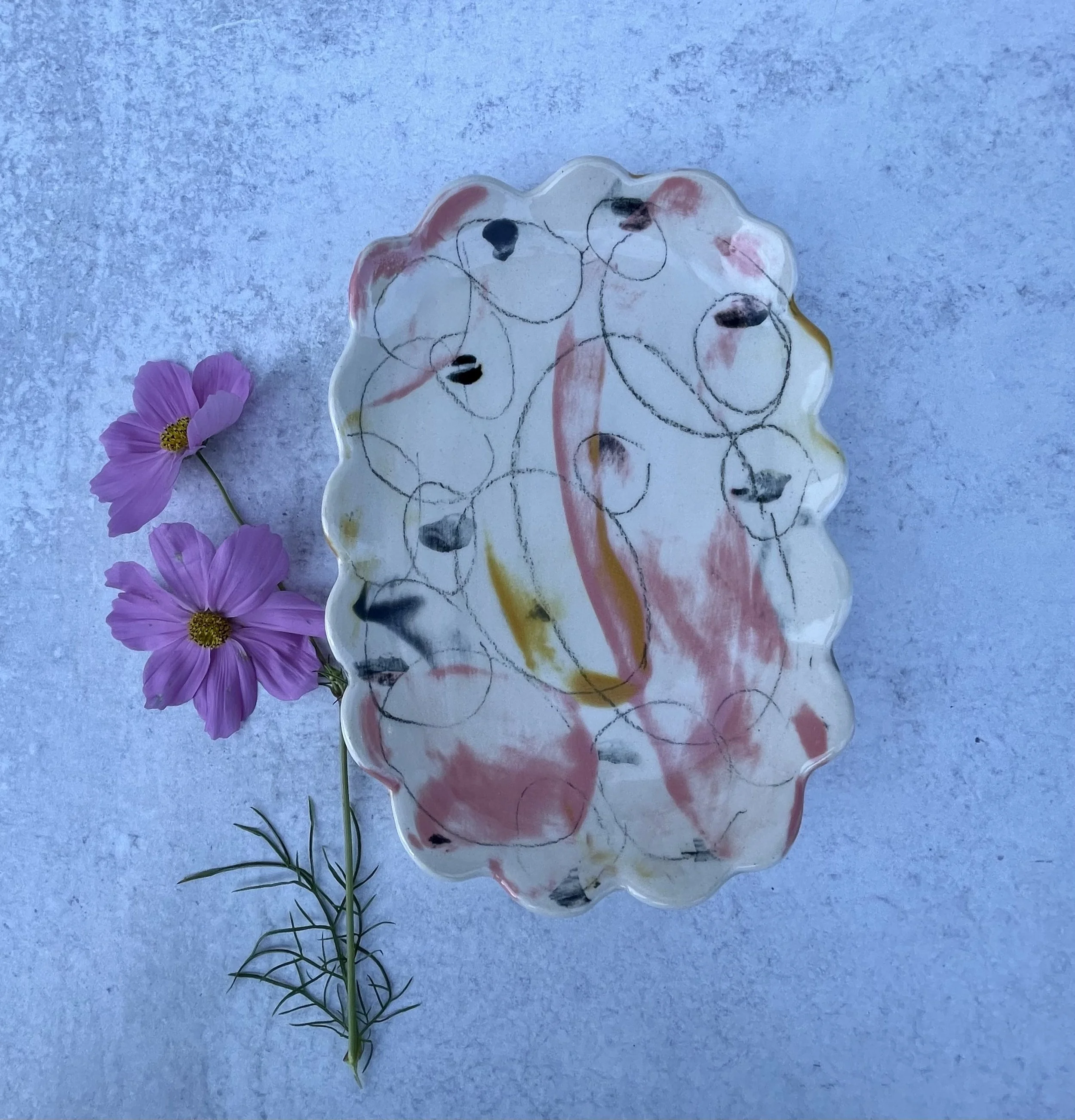 Small Ruffled Dish in Confetti