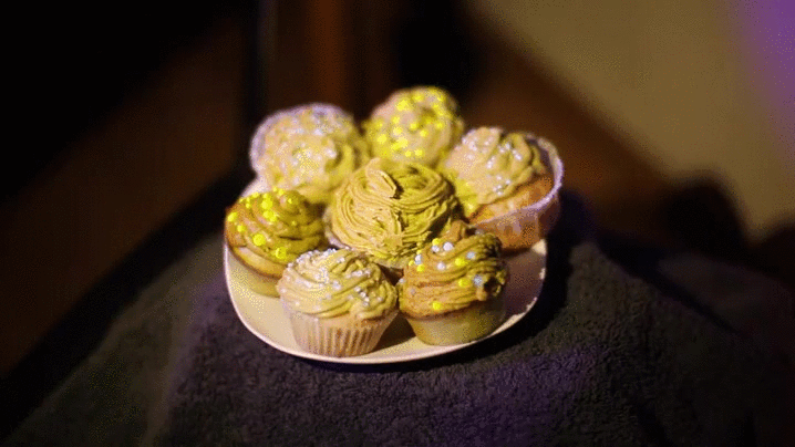 UV reactive glow cupcakes made with chlorophyll.