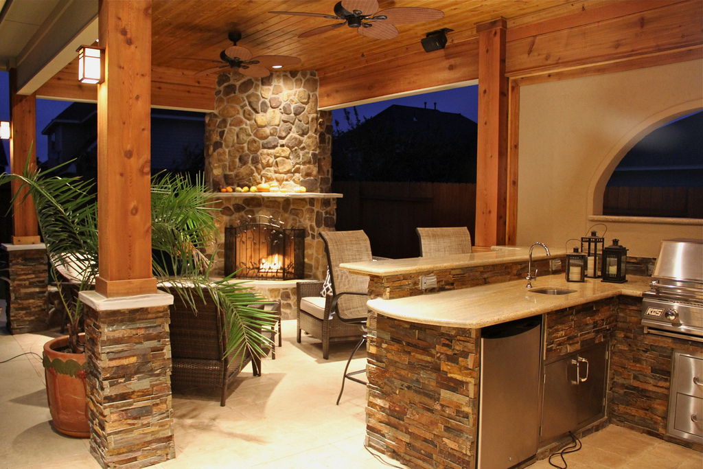 4 Tips to Build Your Perfect Backyard Kitchen