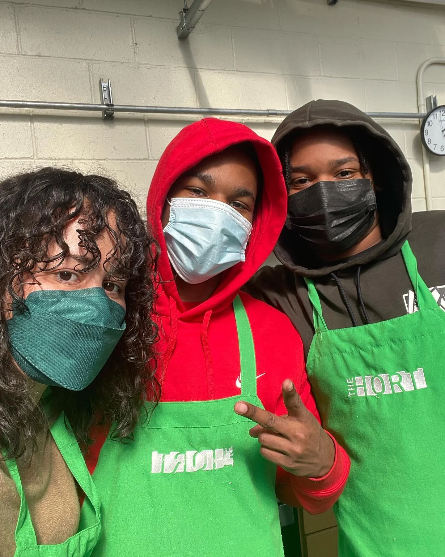 We love internships! At @thehort we grow seedlings, learn about carnivorous plants and then cook our food! 

#horticulture #urbanagriculture #nycschools #greenhouse #sustainability