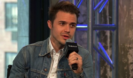Photo by @AOLBUILD