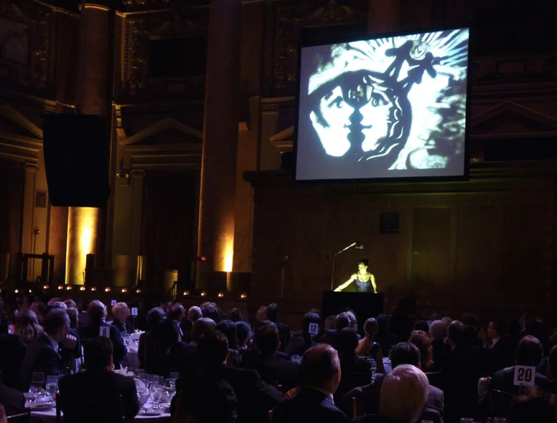 sand-animation-artist-Charlene-Lanzel-Capitale-NYC-entertainment.jpg