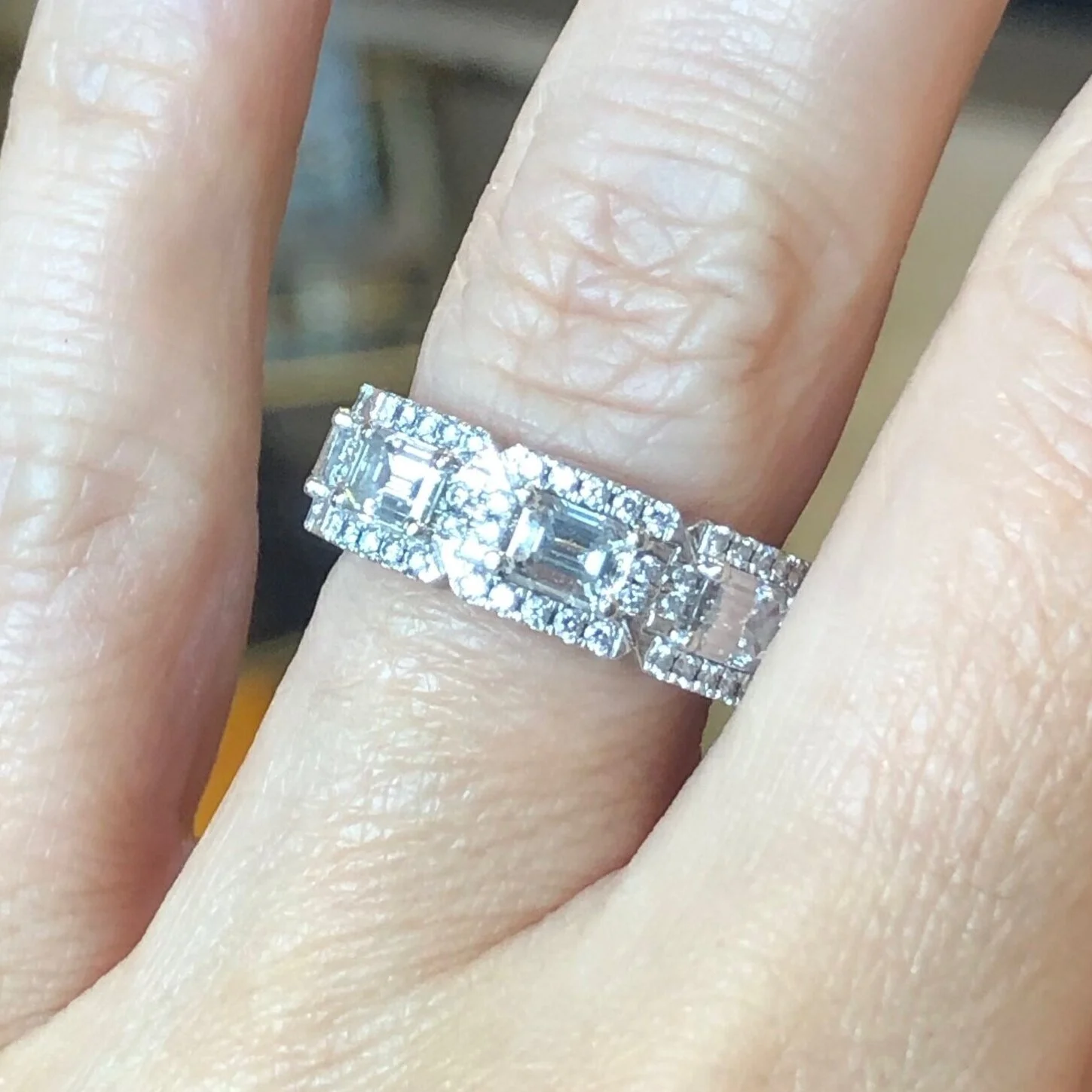 LINKS WITH EMERALD CUT DIAMONDS