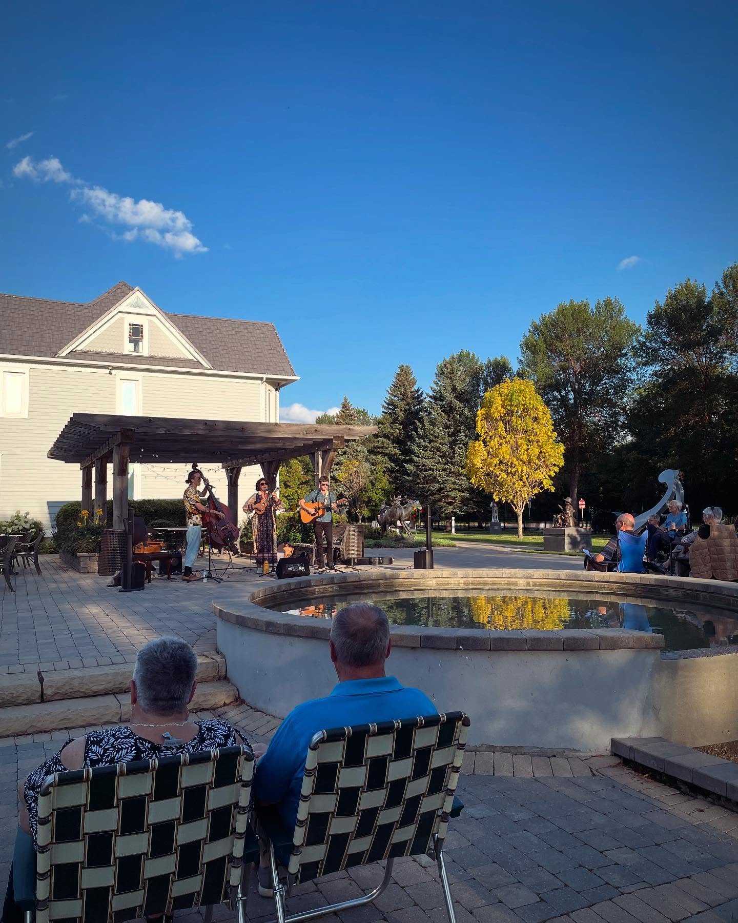 We had such a lovely evening last night performing at the @galleryinthepark in Altona MB. The sky was clear and there was a cool summer breeze. Perfect. Night.
Thank you to all of the folks who came out to support live music and this beautiful venue