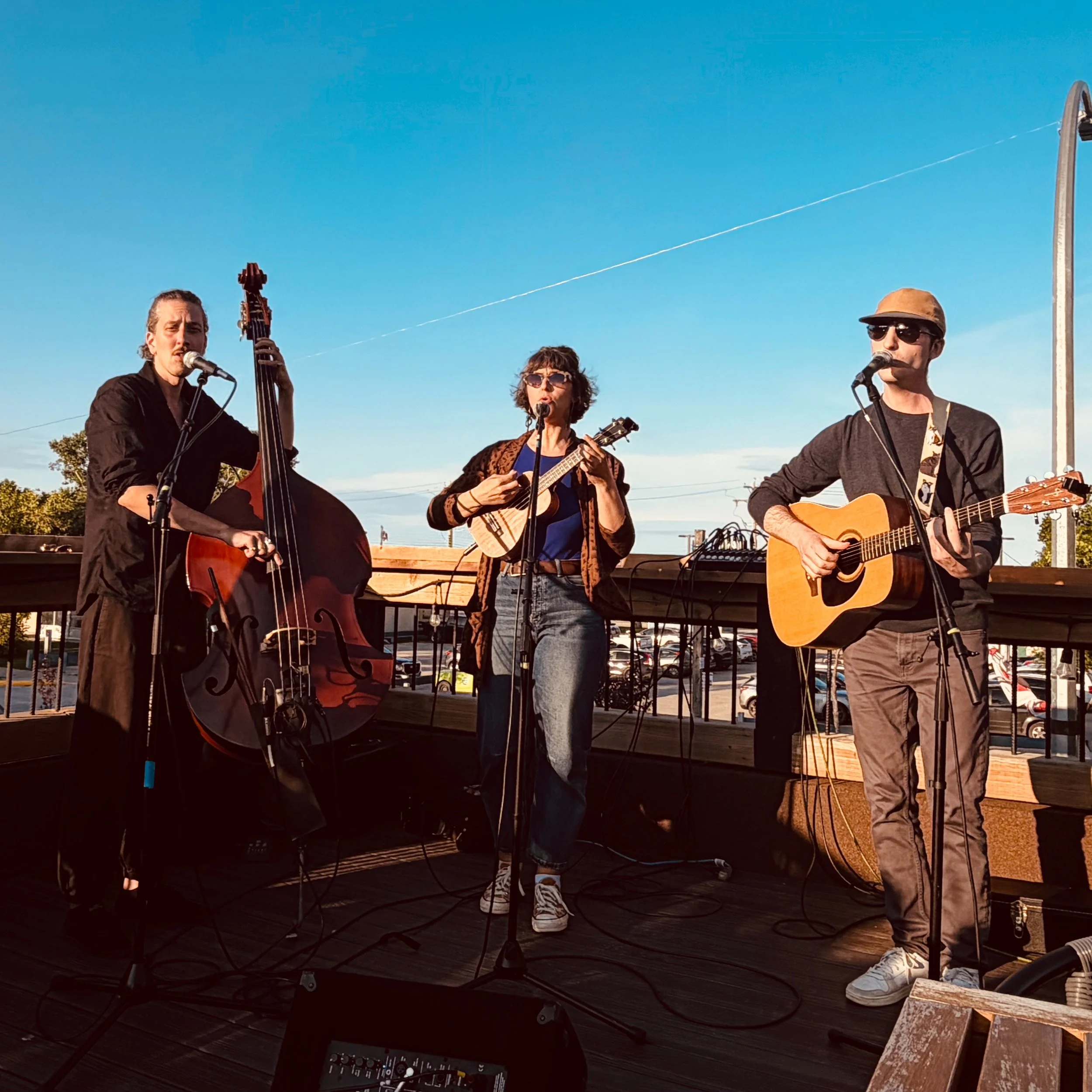 Thank you to everyone who came out to listen to us this past Friday night at @interlakebrewing! It was our third time playing there in 3 years and the weather FINALLY cooperated and we got to play on their beautiful rooftop patio! What a treat 🎉

Th