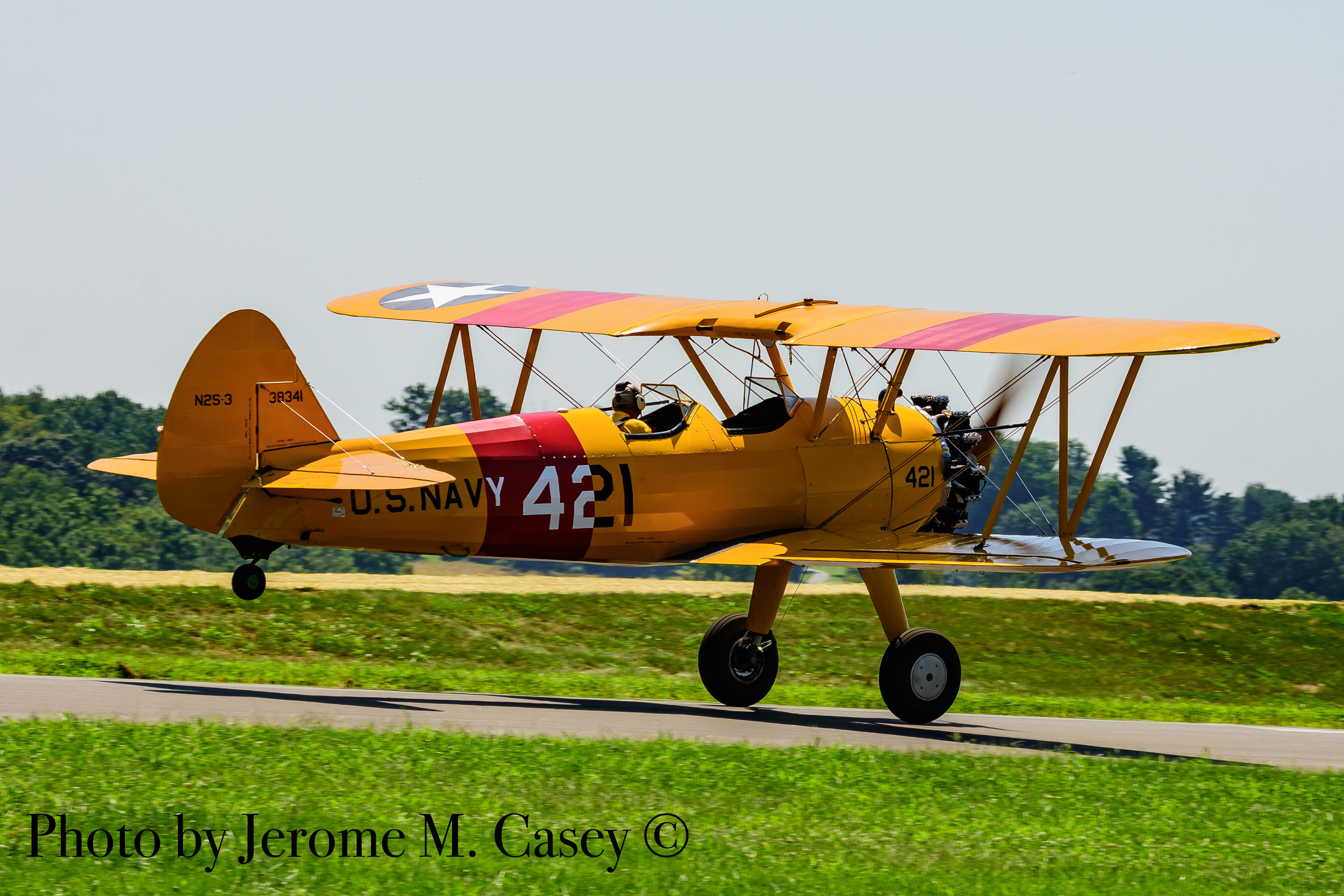 Single engine plane taking off.jpg