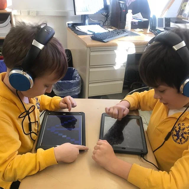 The joys of collaborative music making can happen at any age, and our students are the living proof!
#sonicartsforall
.
.
.
.
.
.
#nyc #brooklyn #music #musictechnology #musictech #children #education #kids #newyorkcity #sonicarts #soundart #sound #tech #classroom #musiclessons #learning #musiceducation #electronicmusic #synths #midi #musiced #newyork #specialed #specialeducation
