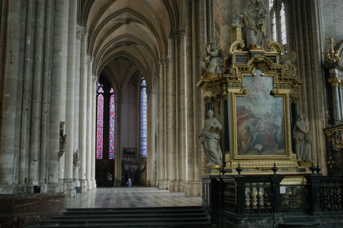 Cathédrale-d'Amiens---interieur.jpg