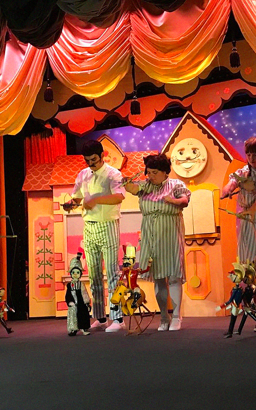 Puppet Show with Bob Baker Marionette The celebrated theater has been an institution since 1963, and for the first time ever it has a home at the Pier! This iconic puppet show will feature classic songs of the season and Bob Baker favorites. 6:00 AND 7:00 PM (TWO SHOWS A NIGHT) IN THE MERRY-GO-ROUND FREE