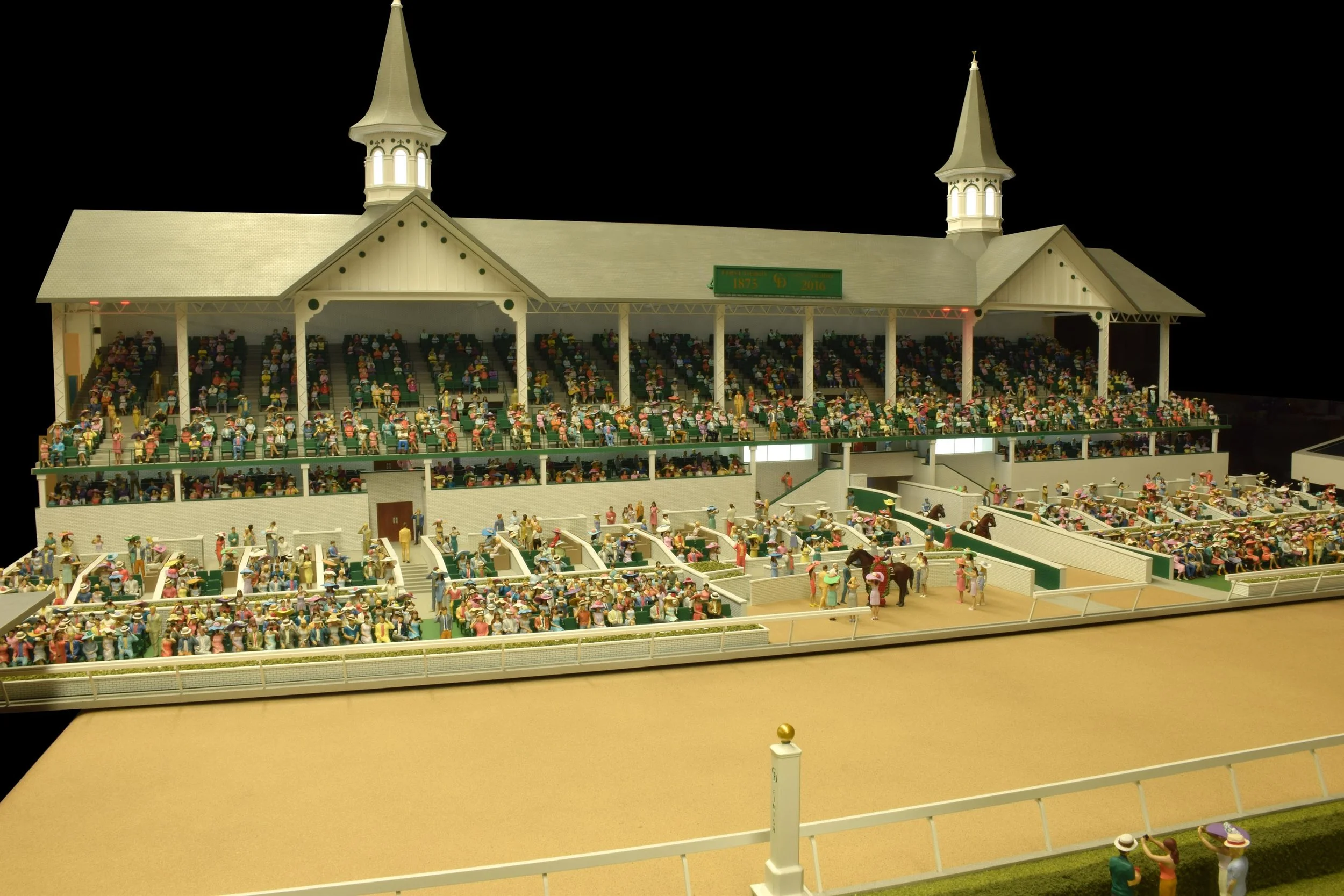 Churchill Downs Grandstand 2.jpg