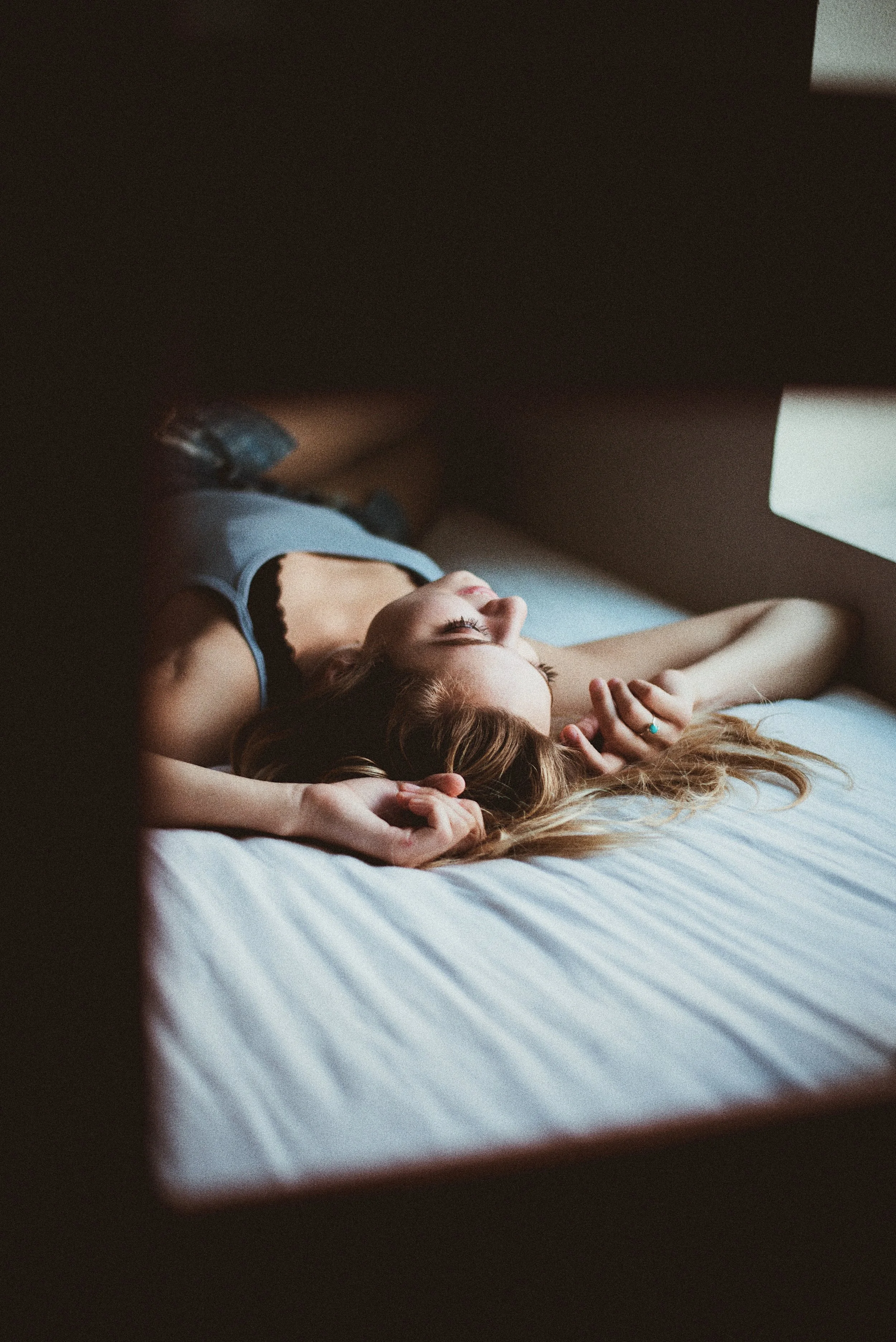 5 Health Reasons Why Side Sleeping on a Mattress is Better